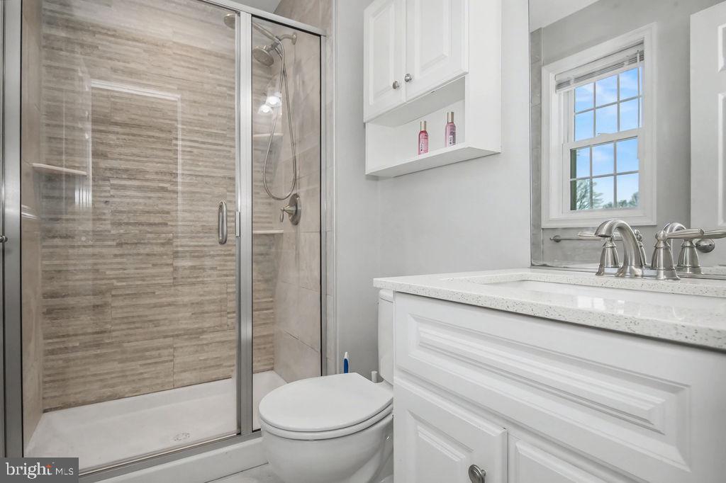 EAGLE GLEN - Residential