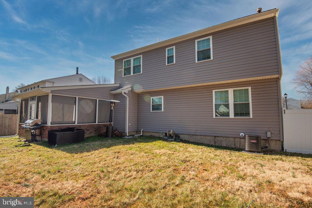 EAGLE GLEN - Residential