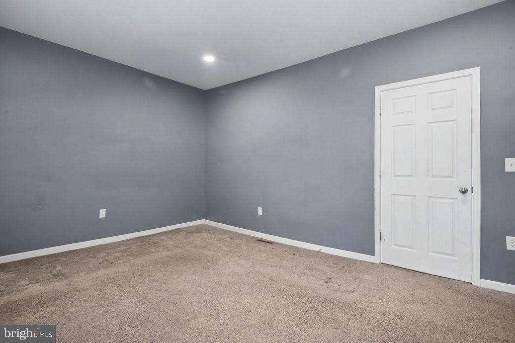 EAGLE GLEN - Residential