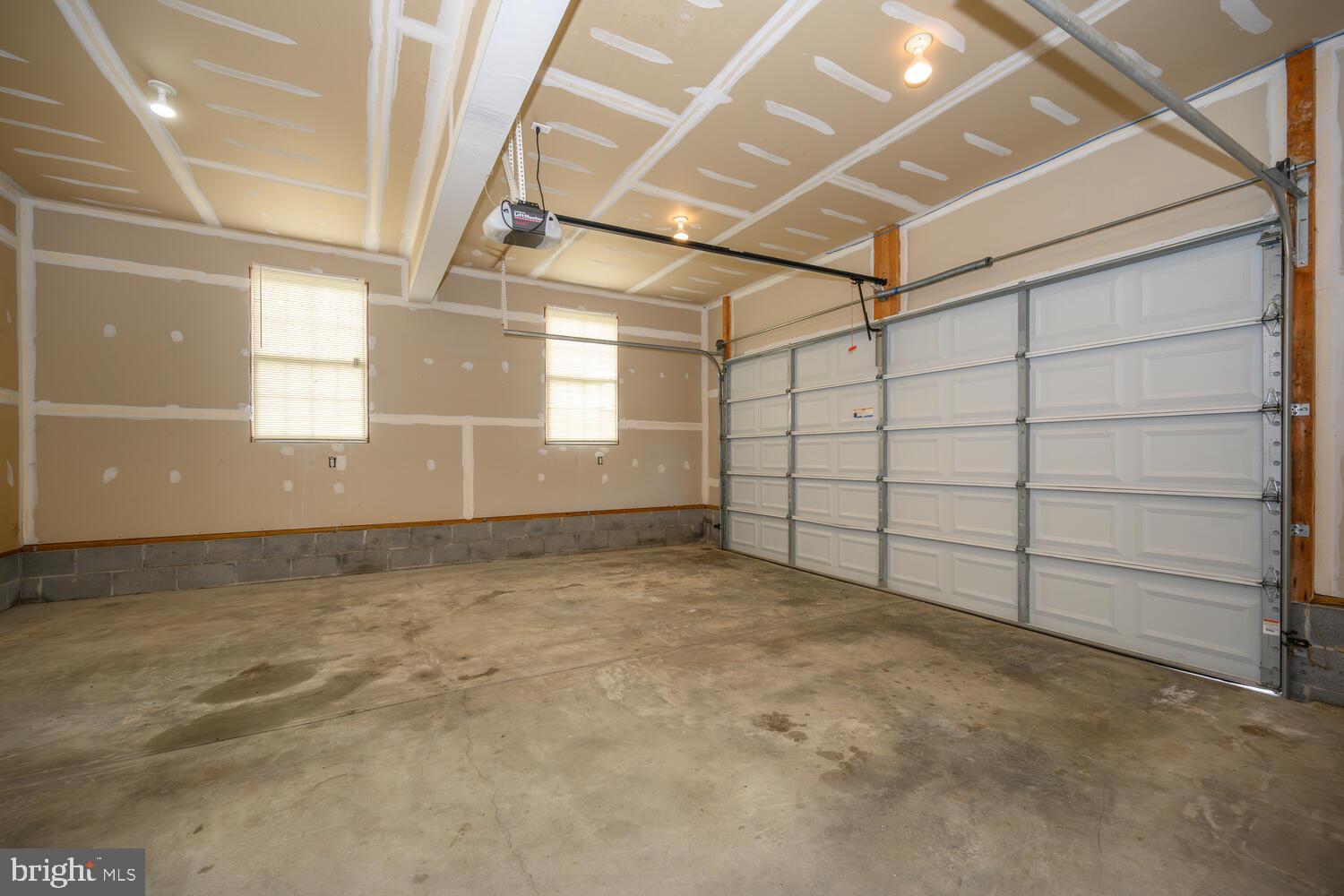 MAPLE HILL - Residential