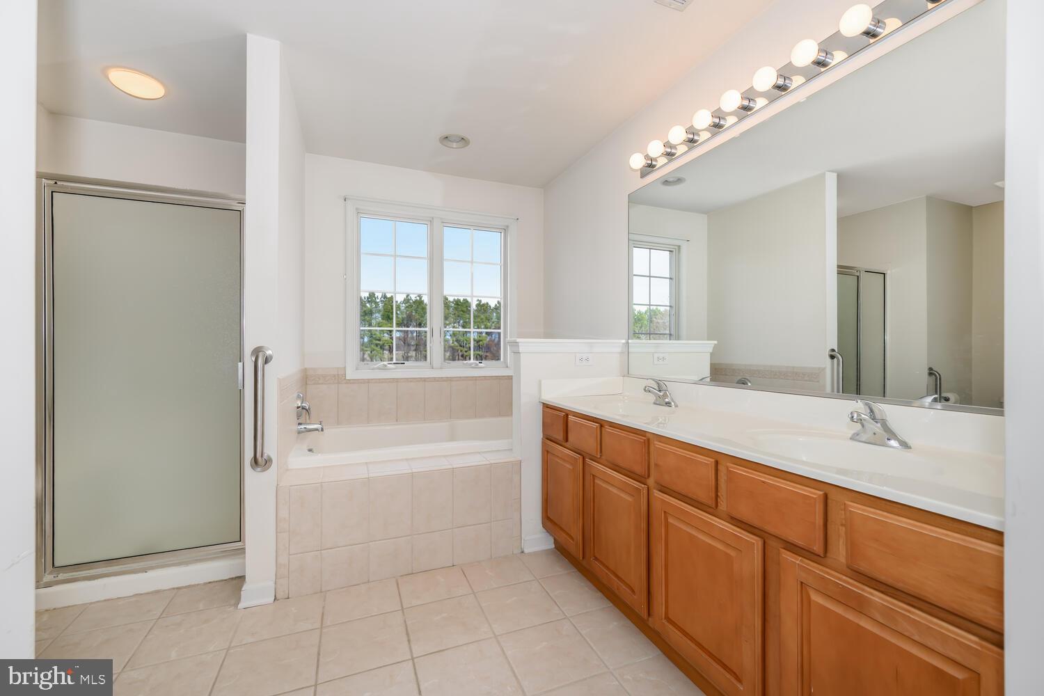 MAPLE HILL - Residential