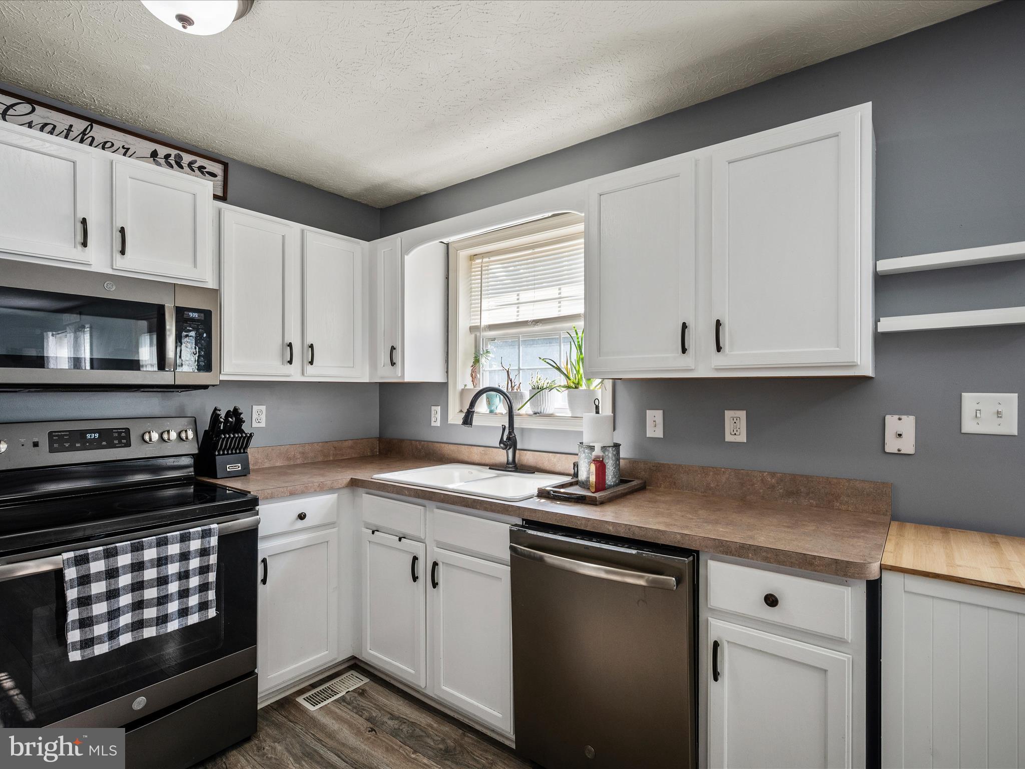 RIDGEFIELD - Residential