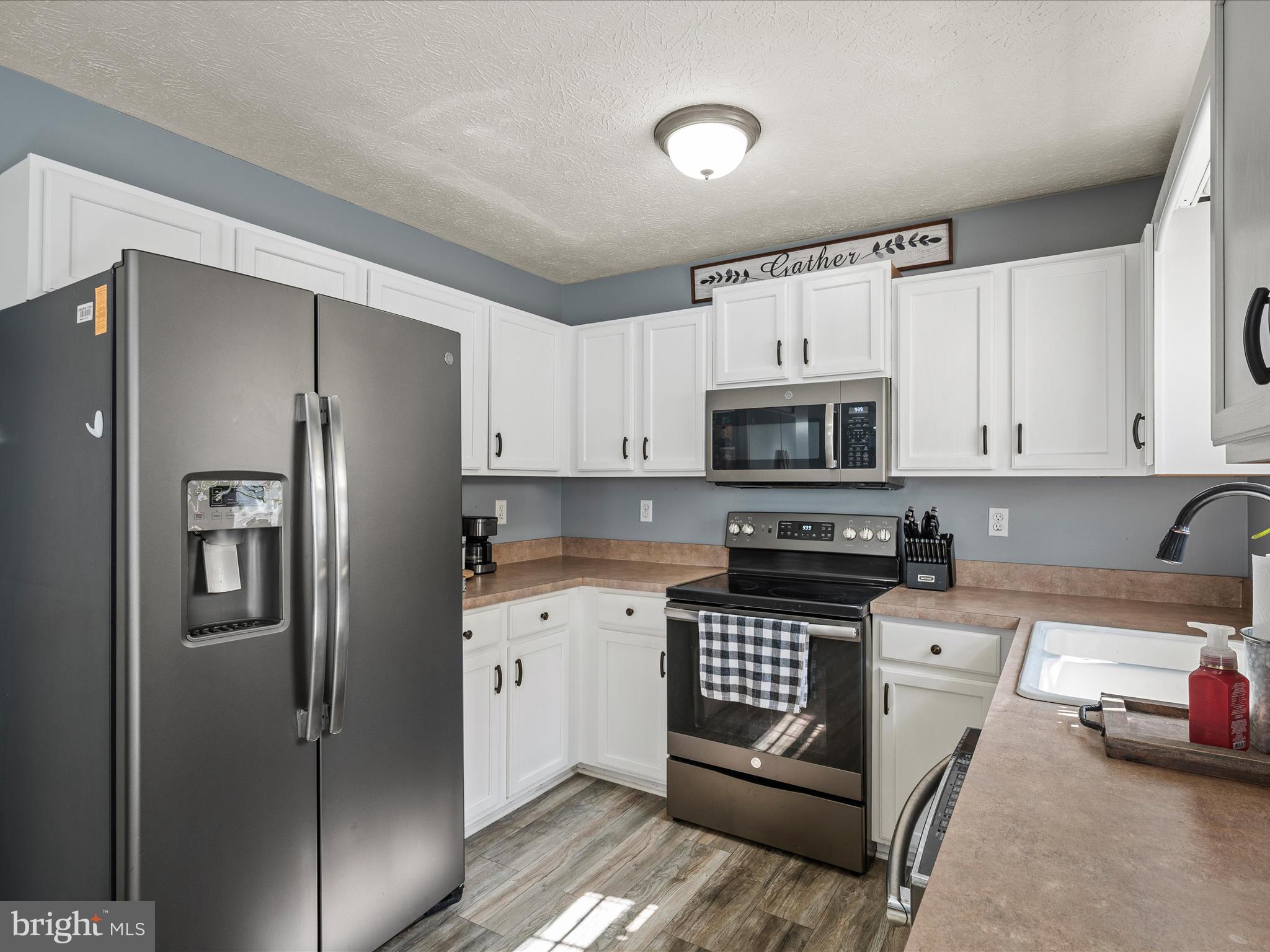 RIDGEFIELD - Residential