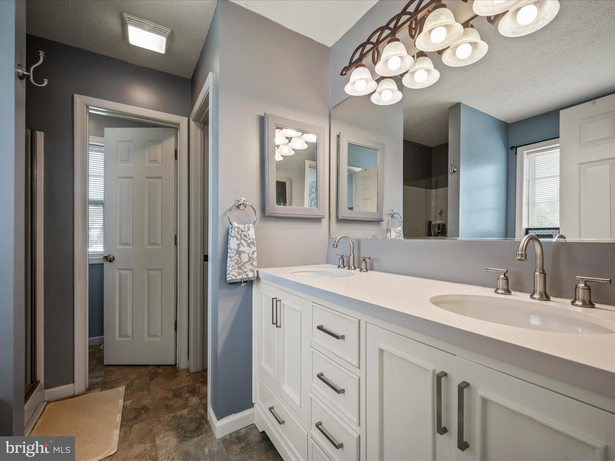 RIDGEFIELD - Residential