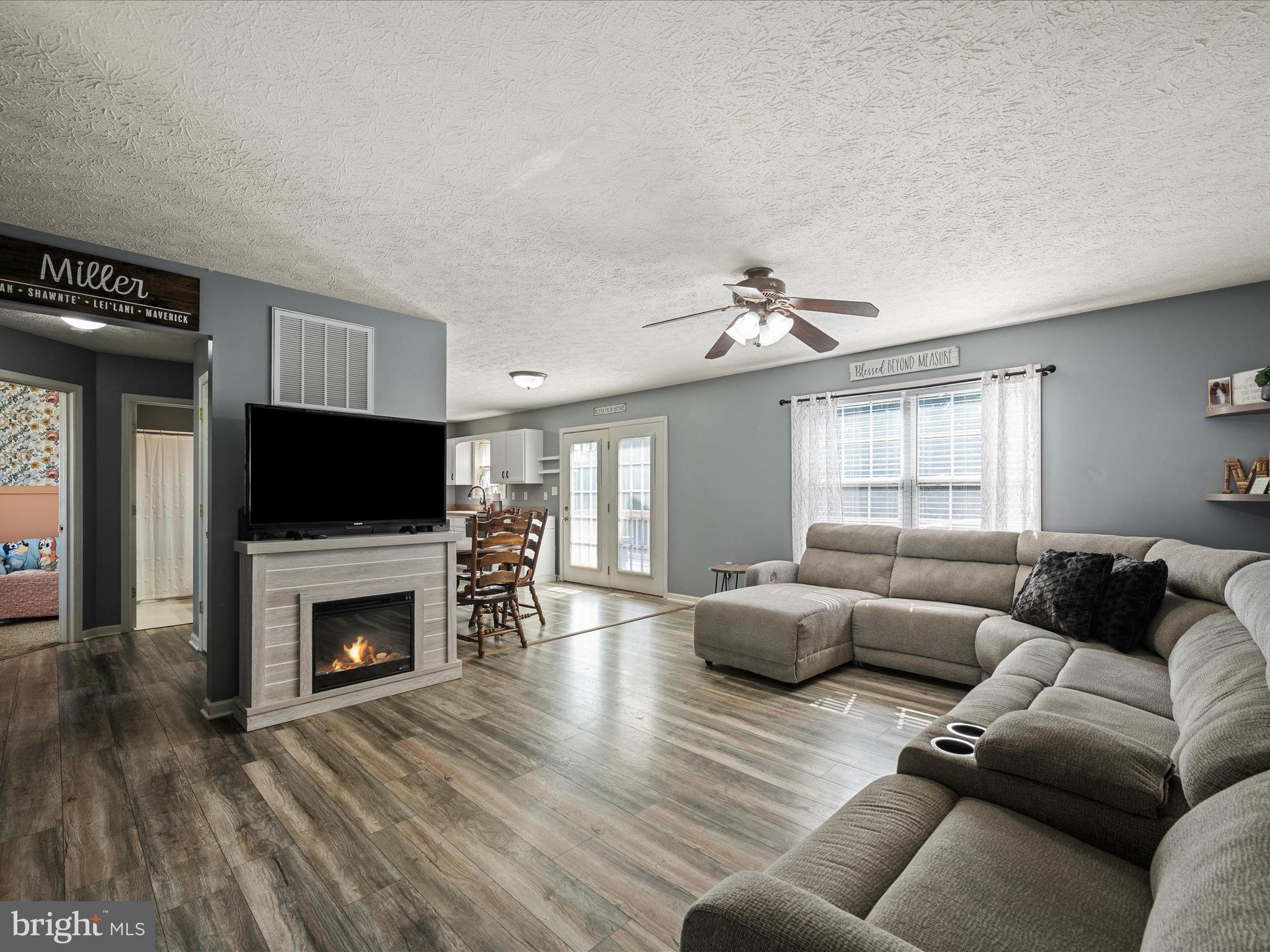 RIDGEFIELD - Residential