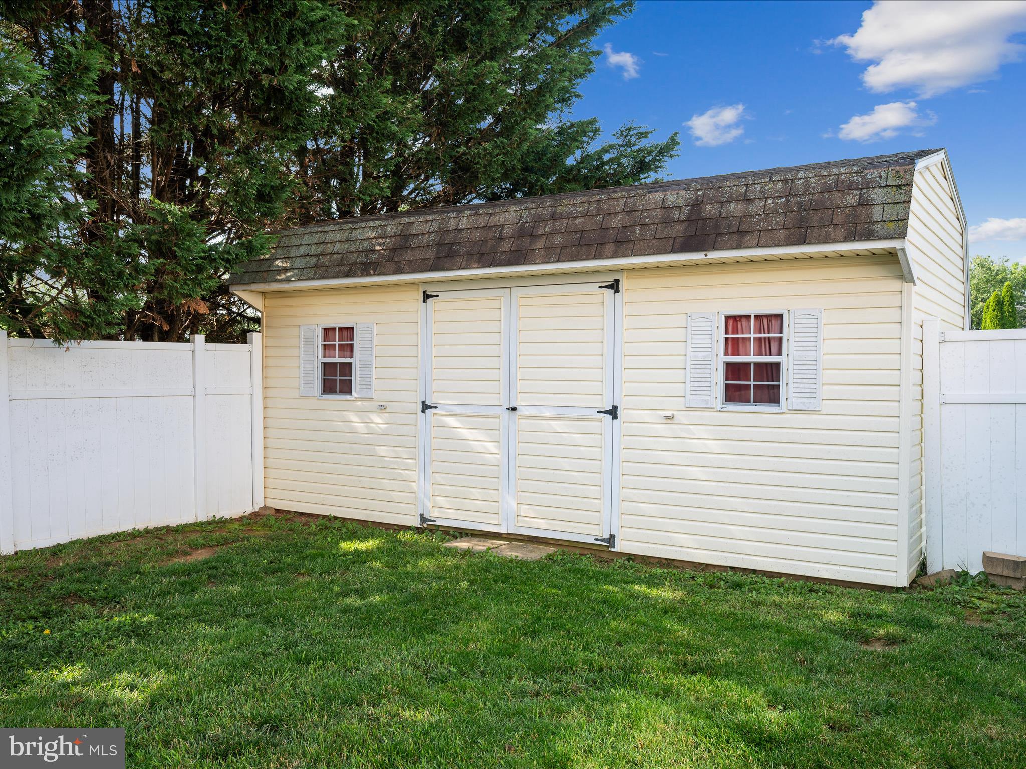 RIDGEFIELD - Residential