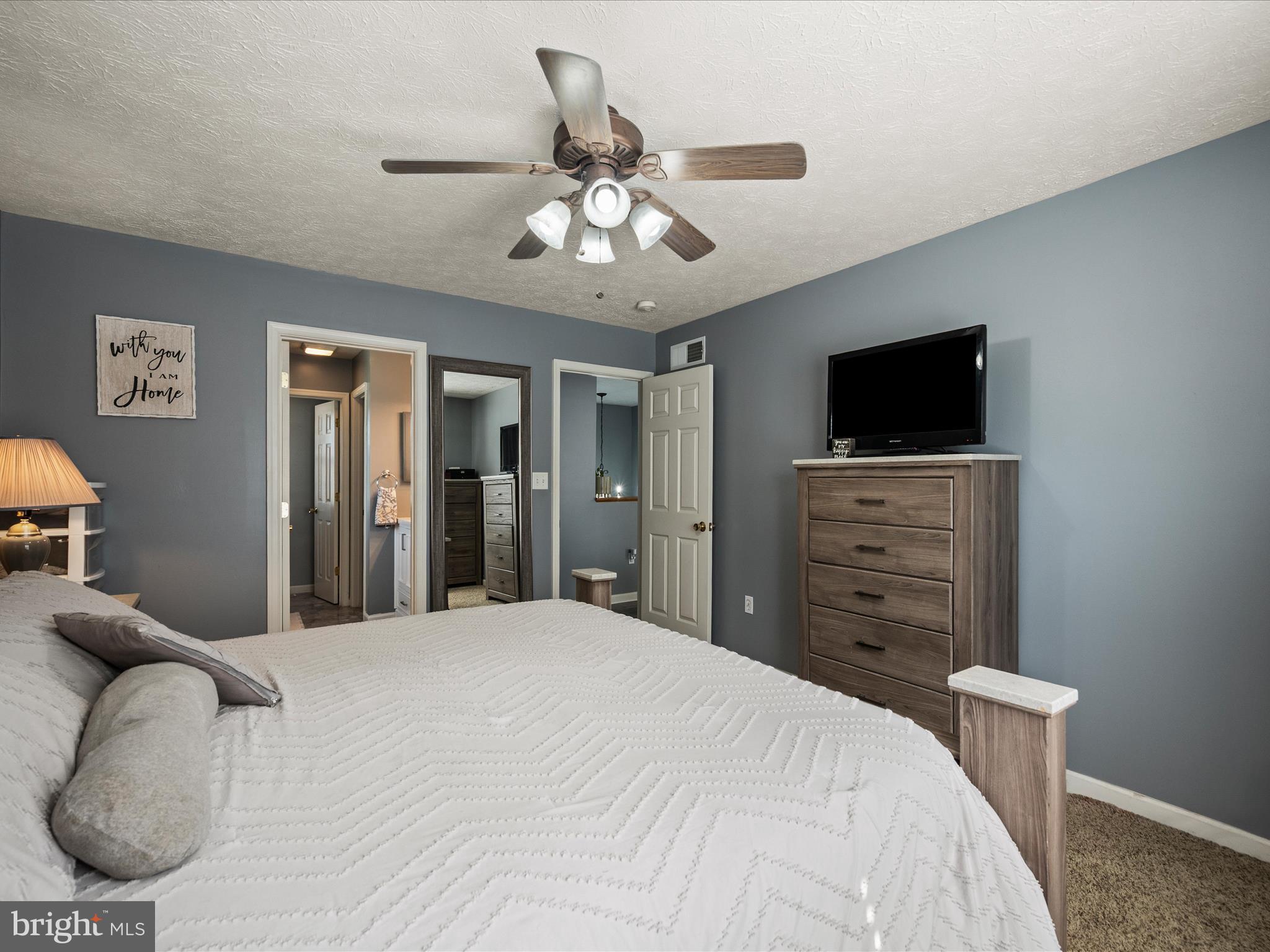 RIDGEFIELD - Residential