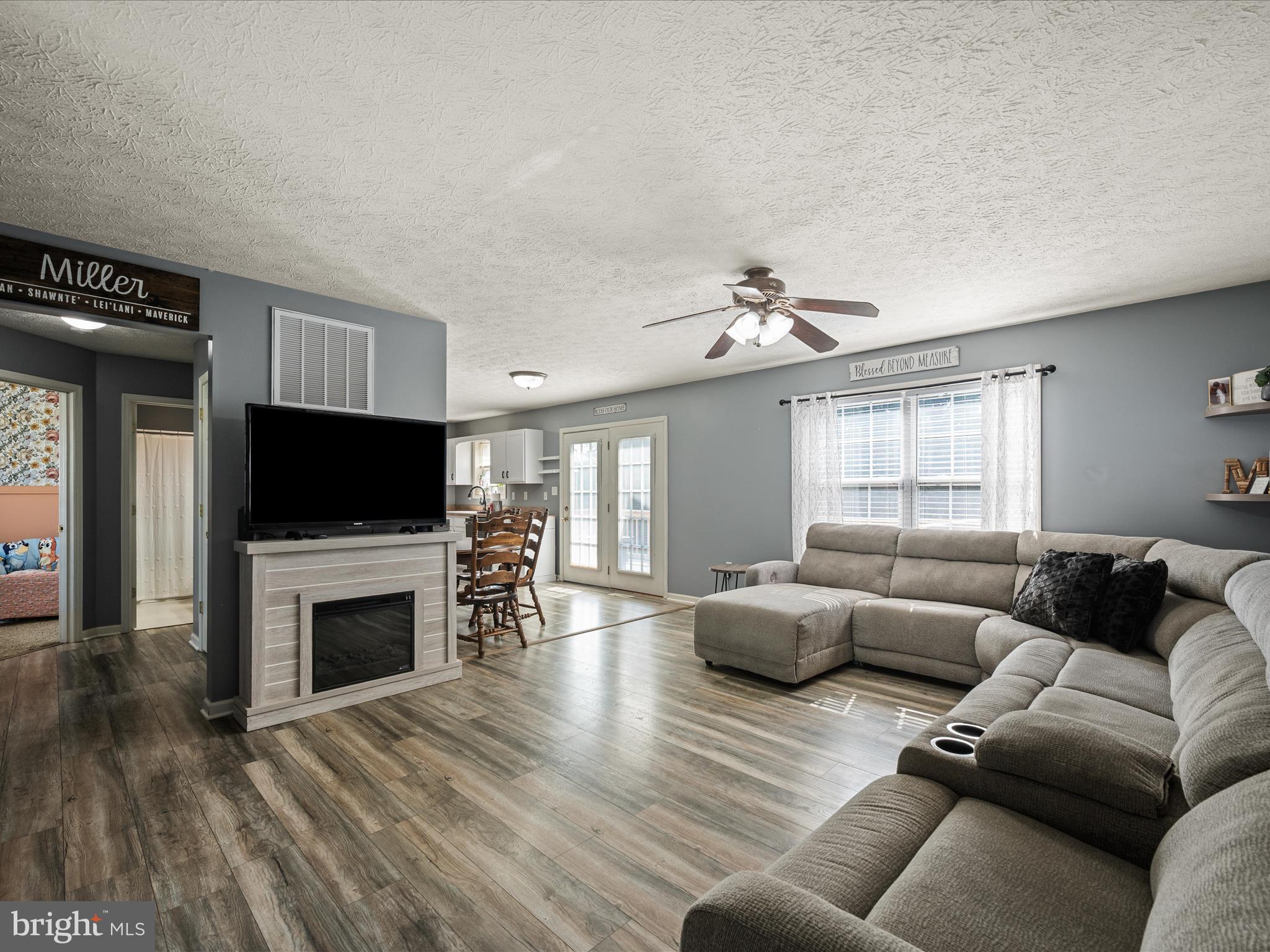 RIDGEFIELD - Residential