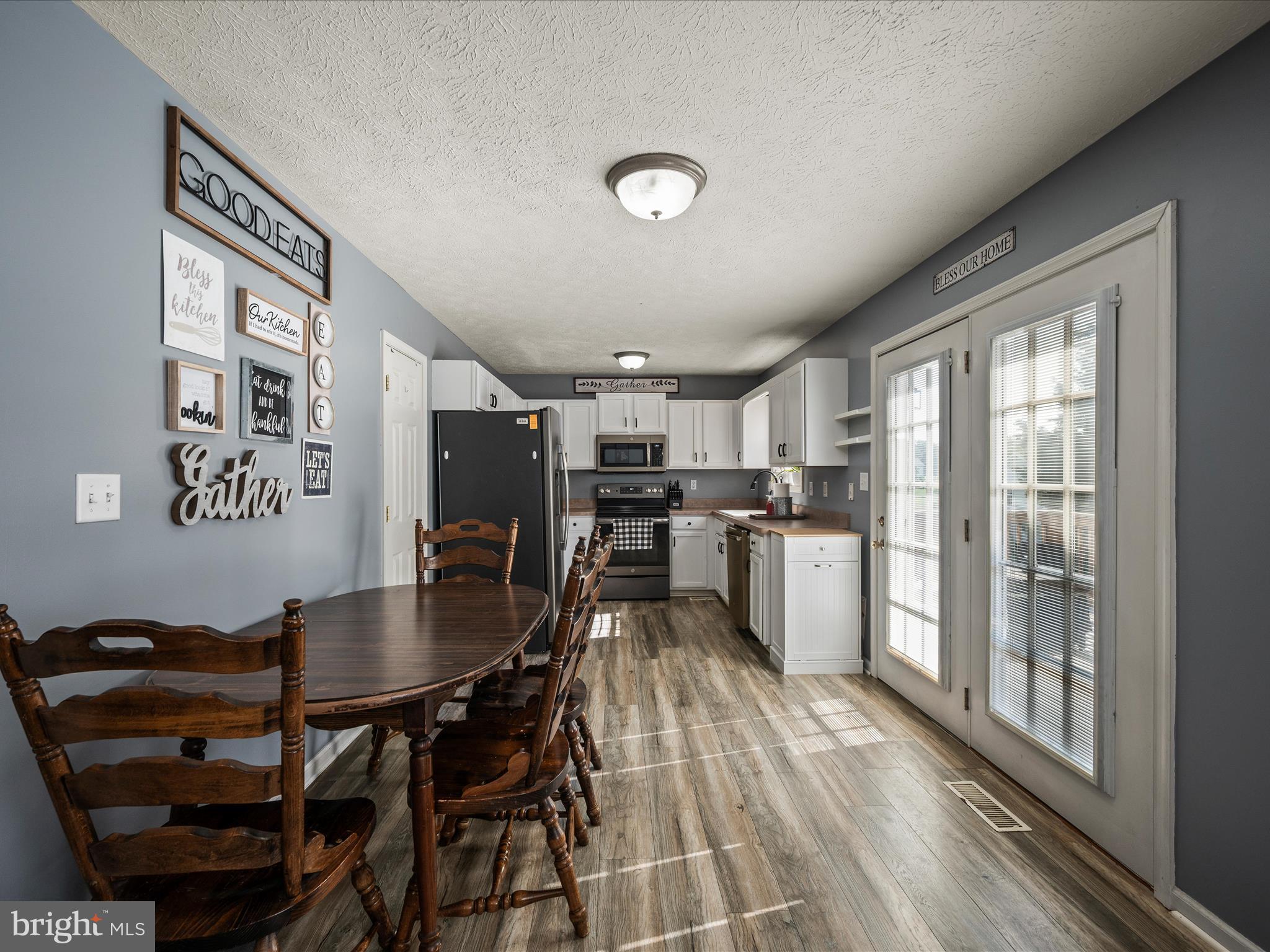 RIDGEFIELD - Residential