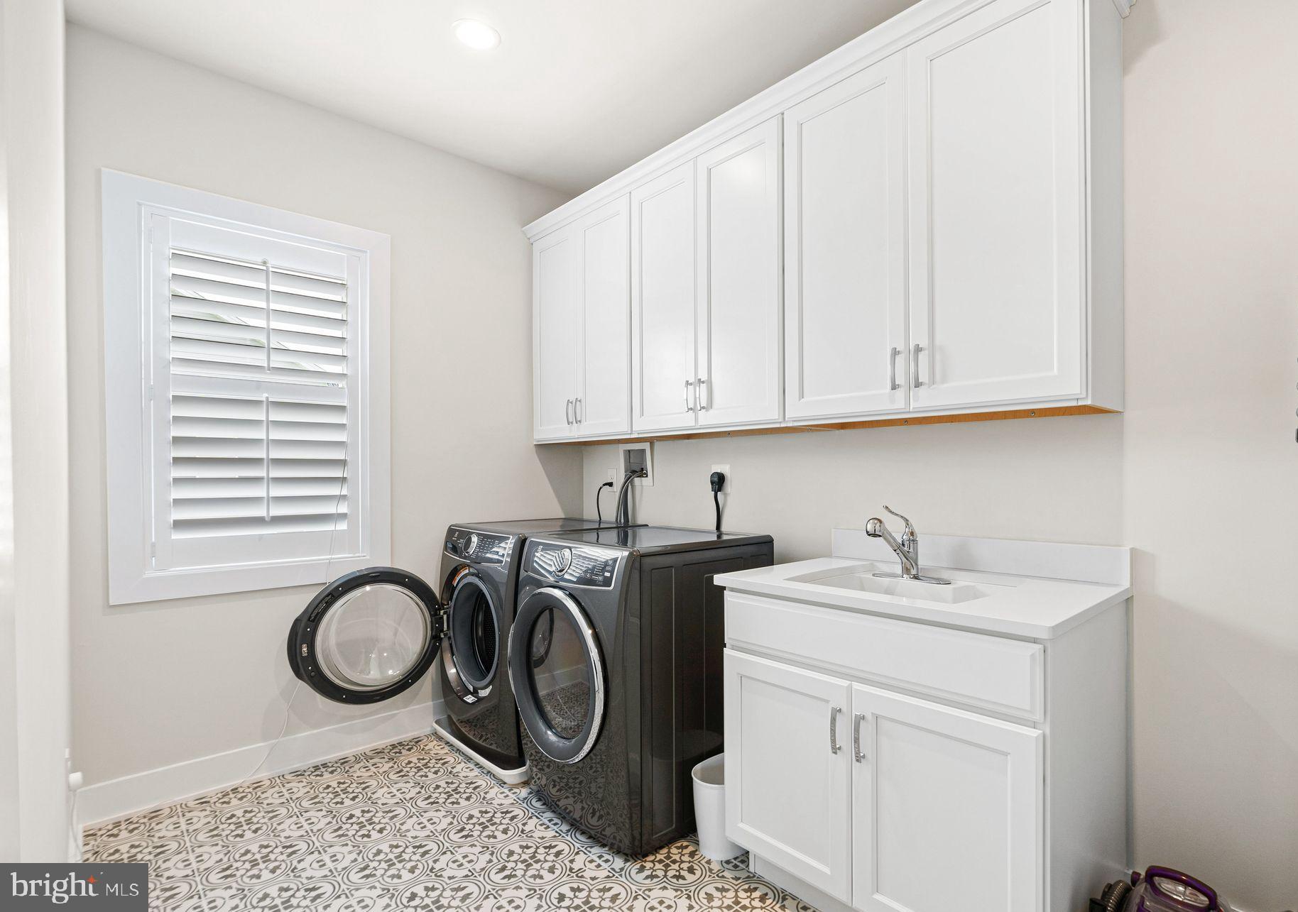 RESERVE AT CENTER SQUARE - Residential