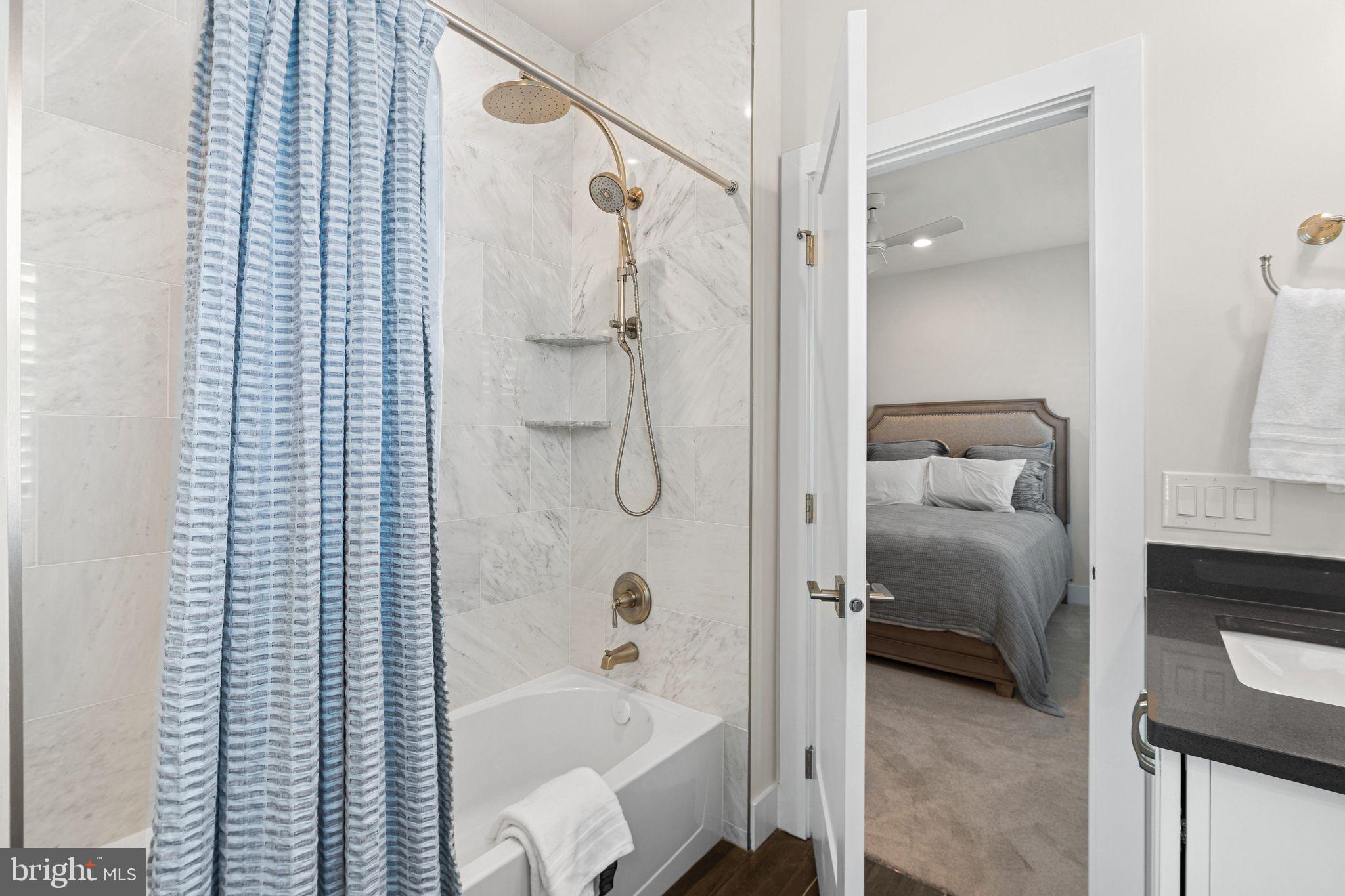 RESERVE AT CENTER SQUARE - Residential