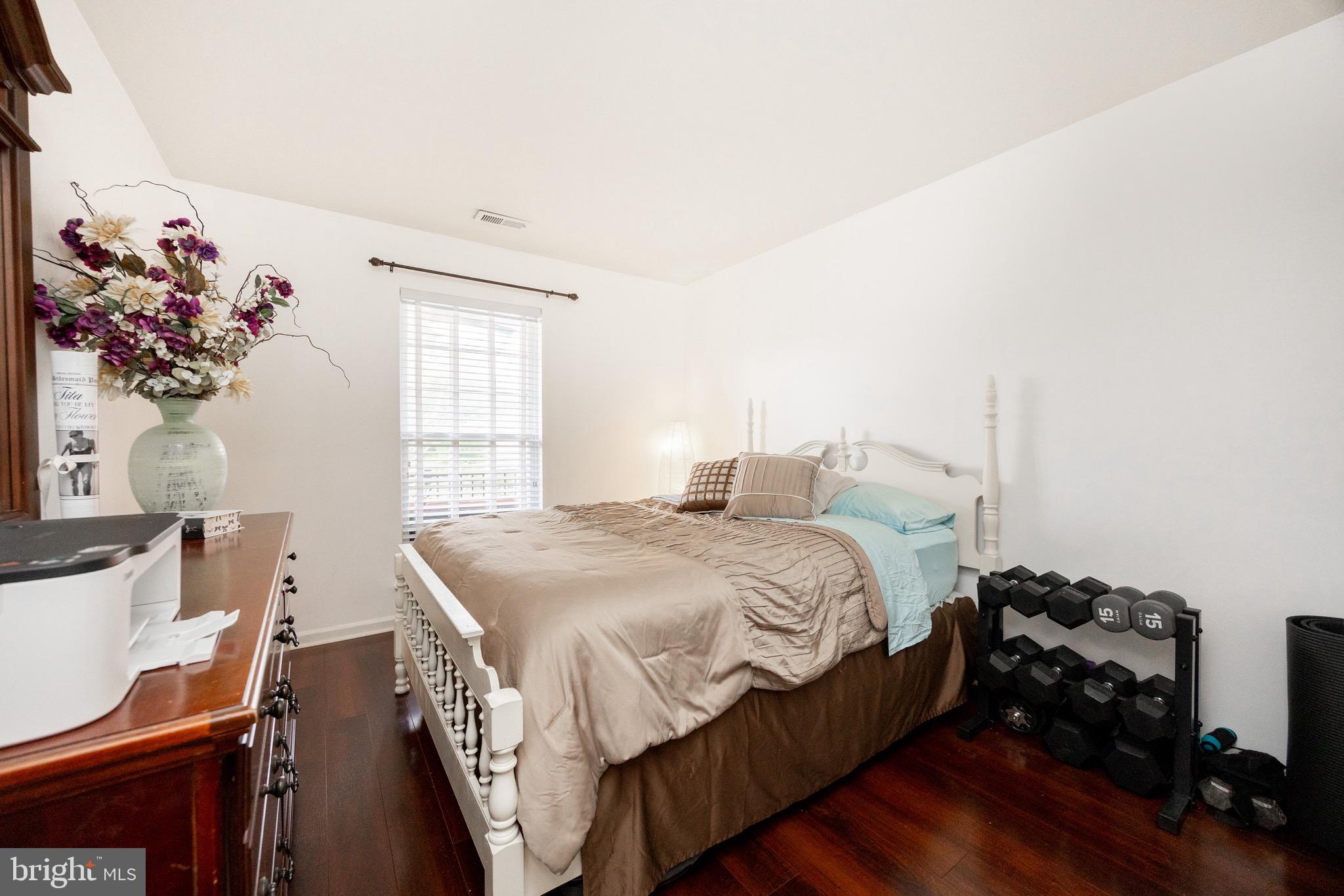 CHARLESTOWN HUNT - Residential