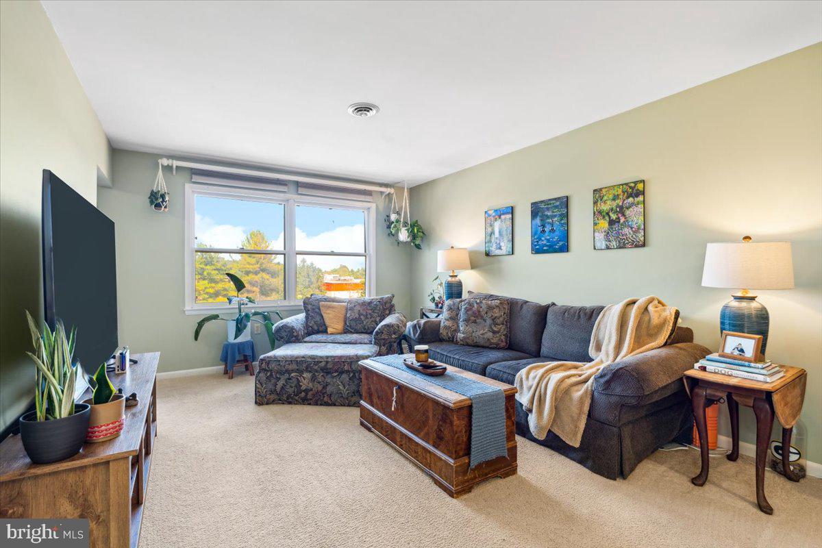 GLADE TOWN - Residential