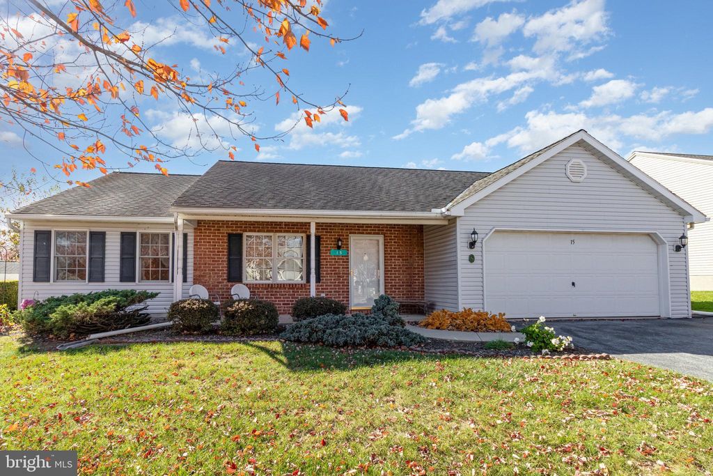 Photo of 15 Lakeview Drive, MYERSTOWN, PA 17067 (MLS # PALN2023570)