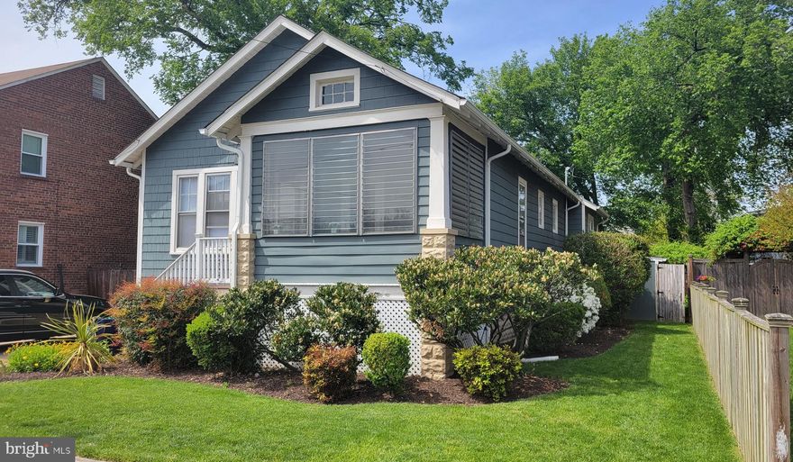 2 bed, 2 bath detached home in the heart of wonderful, walk-able Del Ray. Renovated, open floor plan allows you to walk into the gracious spaces that flow from the living room to the dining room and gourmet kitchen flooded with natural light. The open den/office leads out to the deck with fenced yard and patio for easy entertaining. Primary suite with incredible primary bath and walk-in closet. Second bedroom works well for office or nursery. Note, wall colors are beige now; they've changed since some photos were taken. Sun porch, flower beds, large shed, two car driveway with additional street parking. Unfurnished. ONE pet considered on case-by-case basis, pet deposit required. 1 year lease. All utilities and yard care are tenant responsibility. Available 1 July. 
Perfect location for fun. Two blocks to "The Avenue" and all Del Ray has to offer: fabulous restaurants, multiple fitness studios, quaint shops, farmers market, community events, and more.  My Organic Market and famous Birchmere Music Hall 1.5 miles away.  YMCA, playground, sports fields and Potomac Yard Shopping Center under 1 mile.
Outstanding commuting options! Express bus or bike to Crystal City/Amazon HQ2, Pentagon (4 miles), Washington DC, Old Town Alexandria Braddock Metro (6-minute bus or bike ride, 20-minute walk), and National Airport.  Bus stop is two blocks away and Mt. Vernon Trail about 1.5 miles.