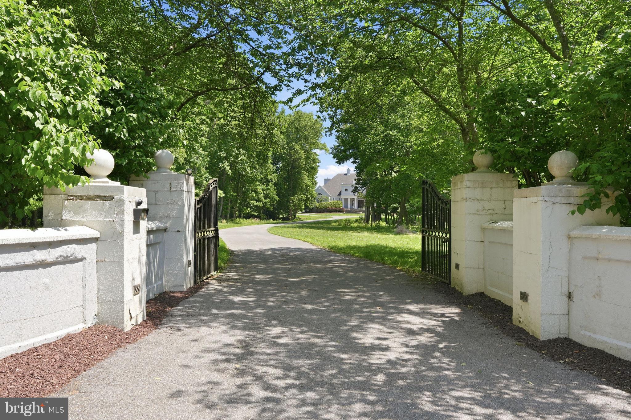 2562 CARROLLTON ROAD