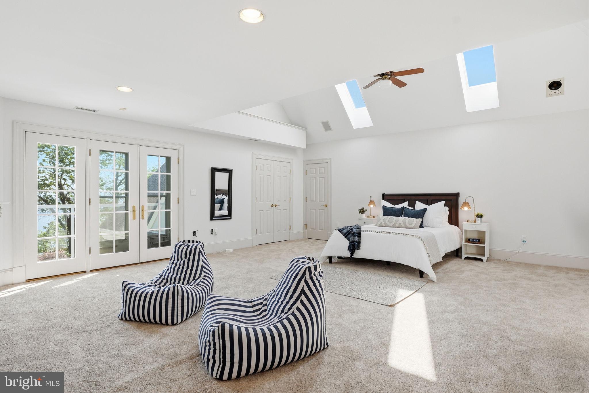ANNAPOLIS ROADS - Residential