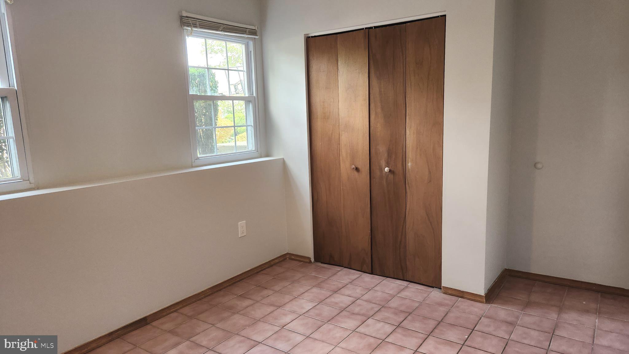 OAK SPRINGS - Residential Lease