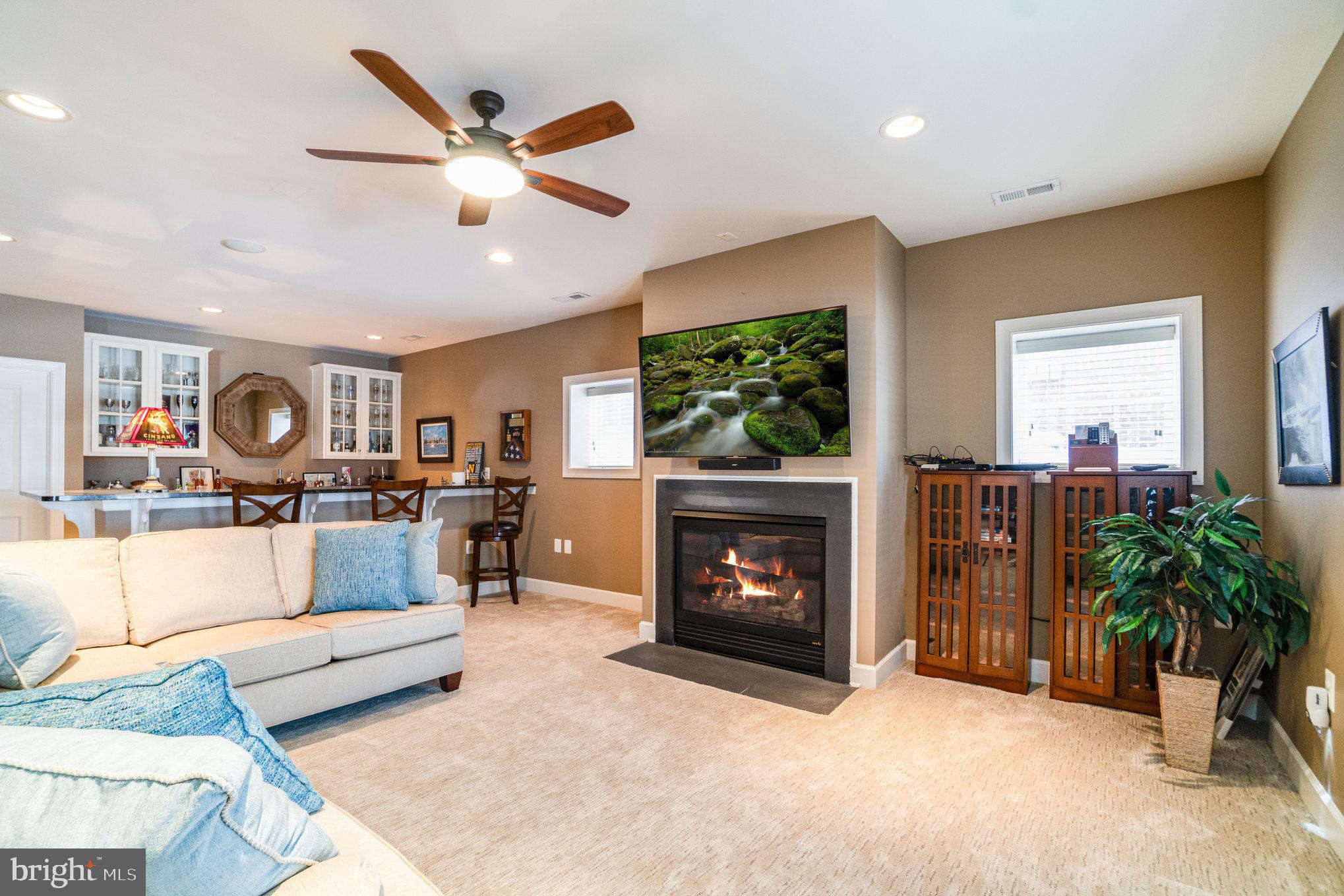 RIVER CREEK - Residential