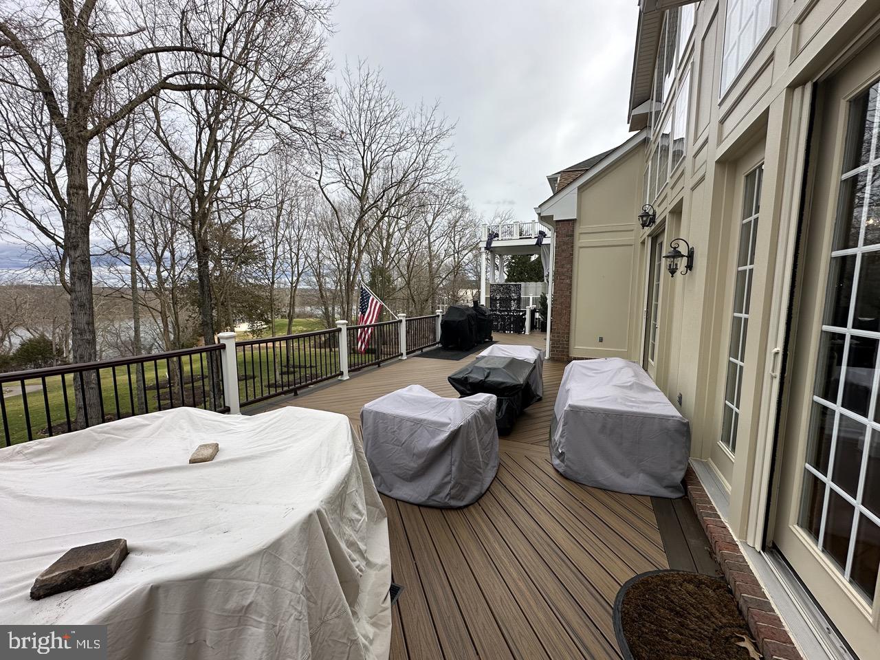 RIVER CREEK - Residential