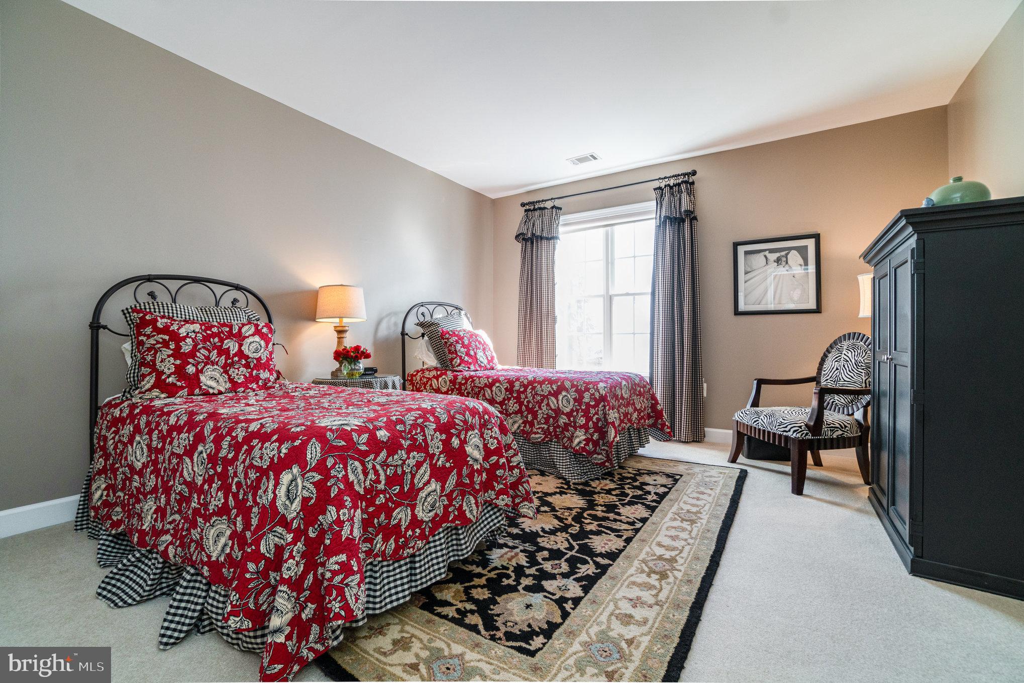 RIVER CREEK - Residential