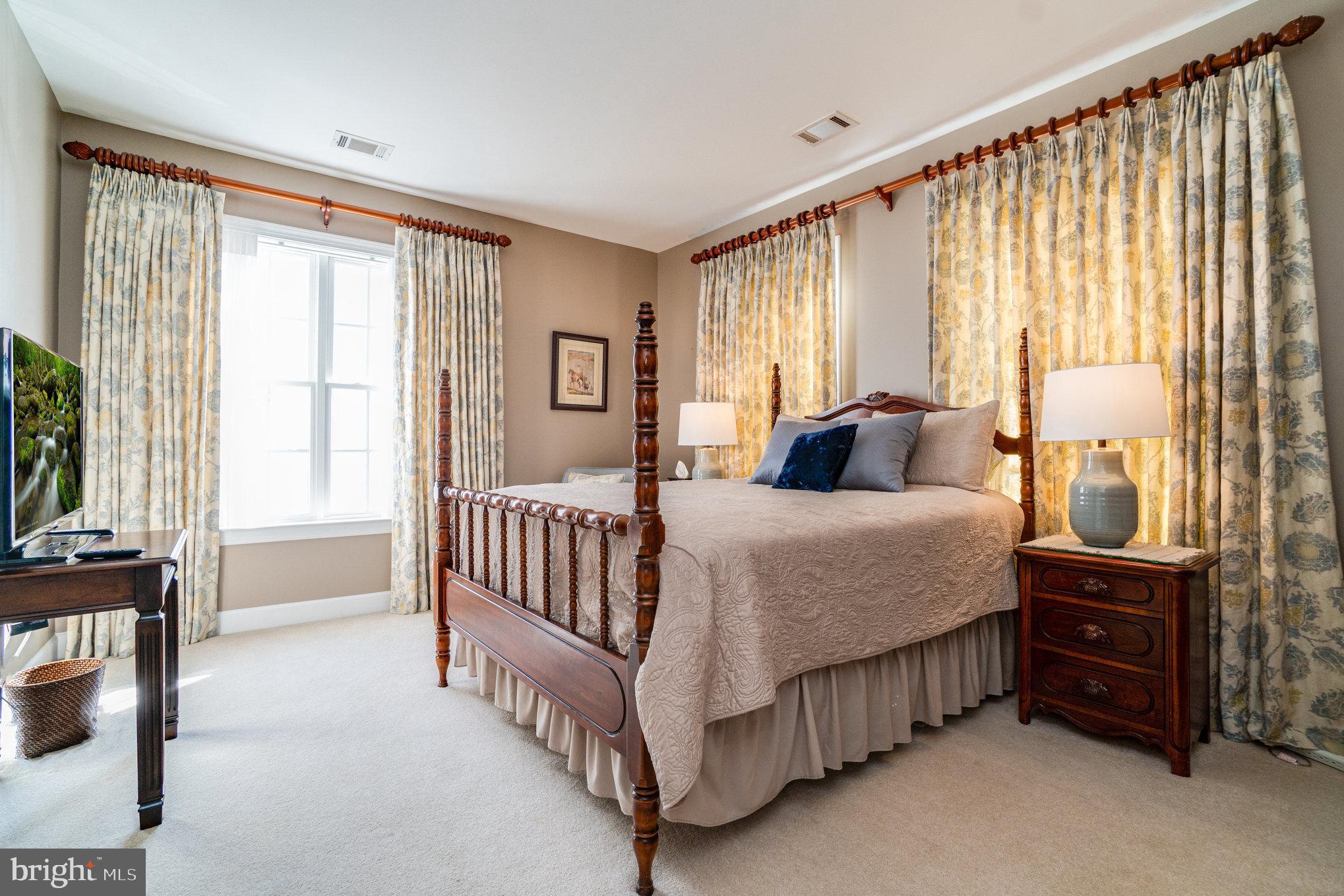 RIVER CREEK - Residential