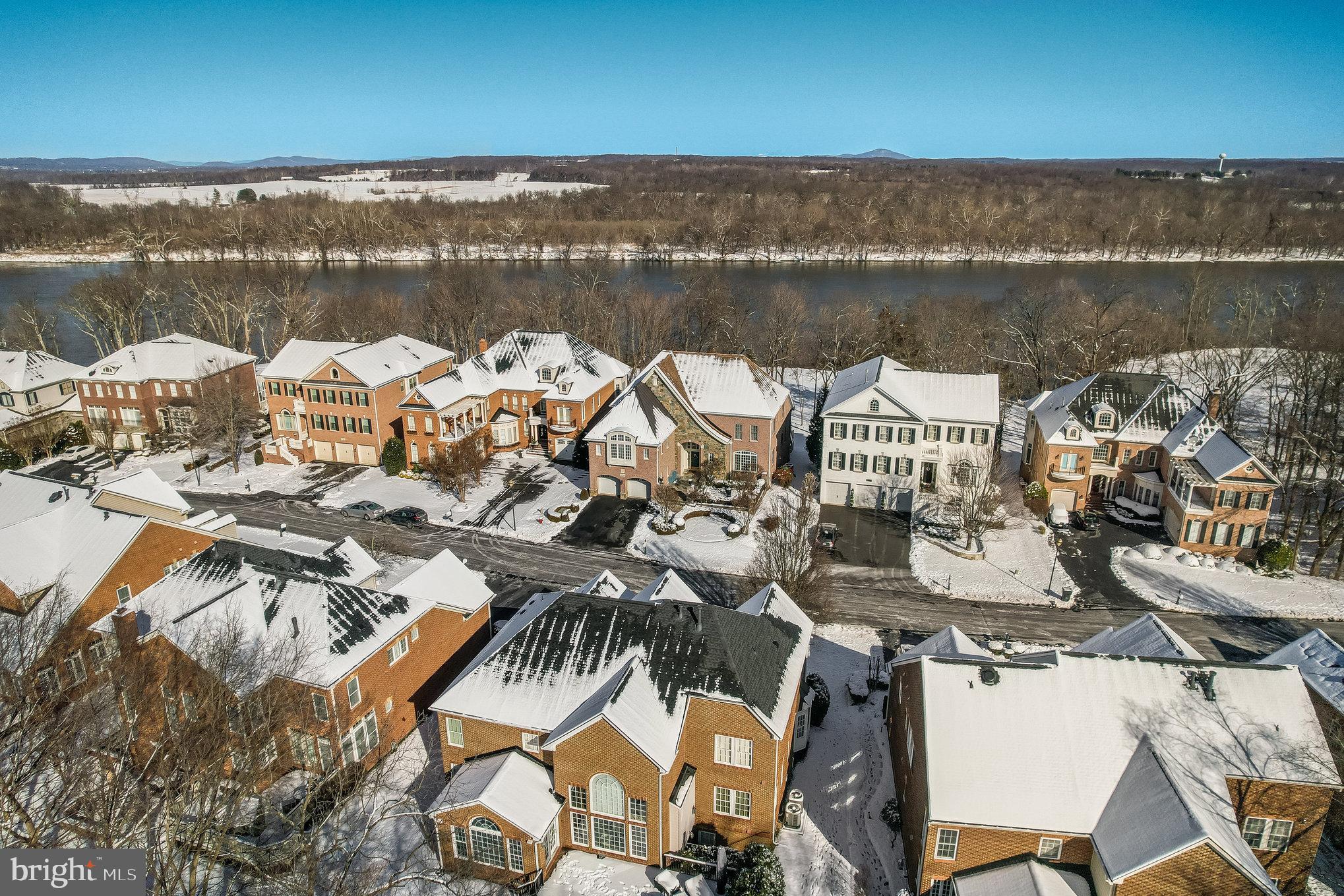 RIVER CREEK - Residential