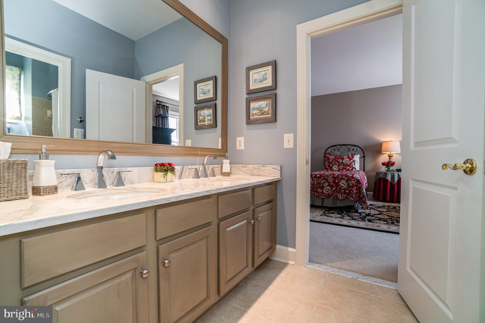 RIVER CREEK - Residential