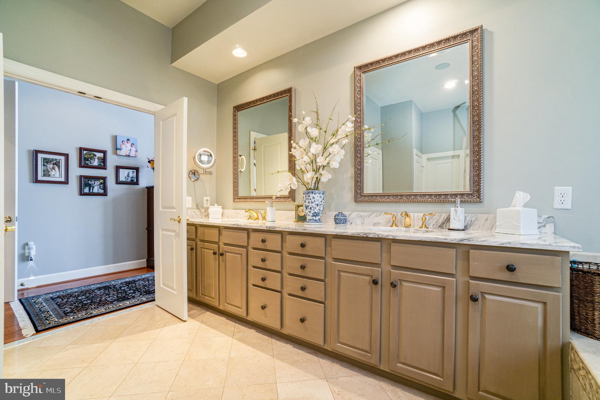 RIVER CREEK - Residential