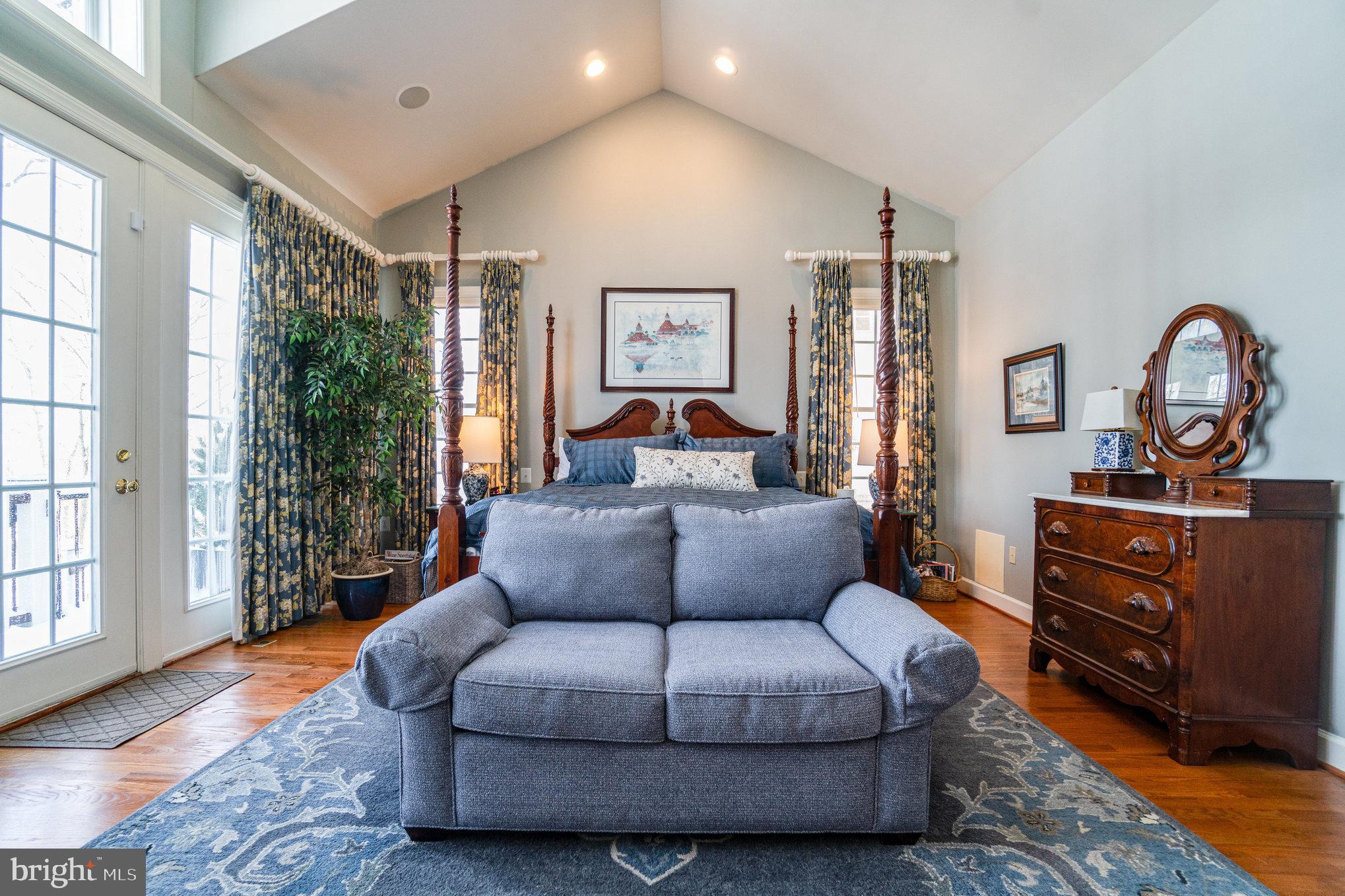 RIVER CREEK - Residential