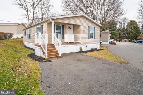 Tiny photo for 303 Basil Court, YORK, PA 17402 (MLS # PAYK2095966)