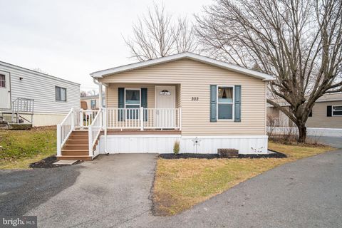 Tiny photo for 303 Basil Court, YORK, PA 17402 (MLS # PAYK2095966)
