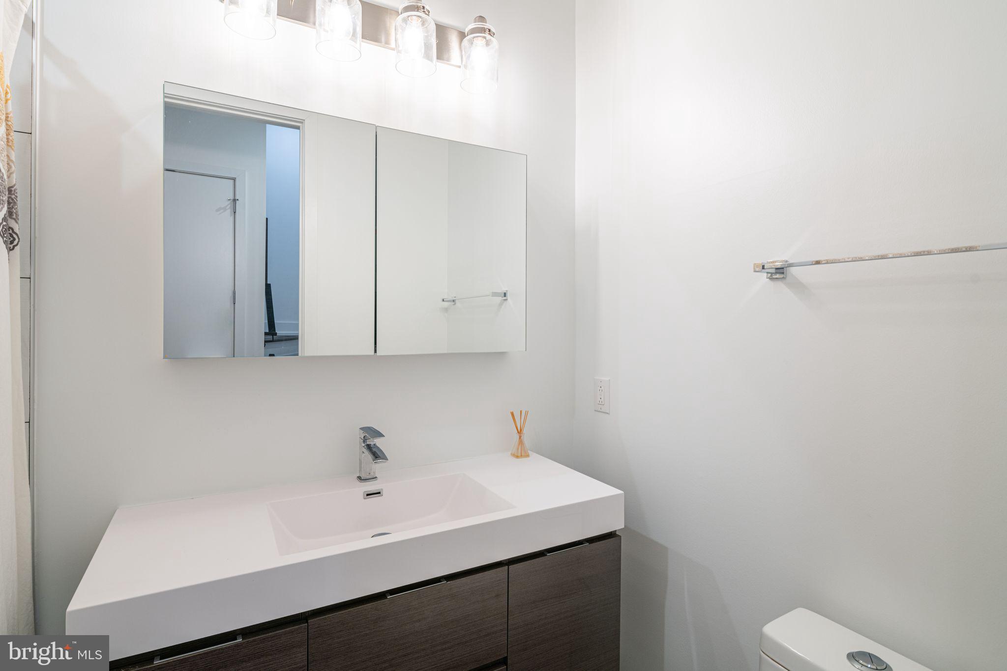 OLDE KENSINGTON - Residential Lease