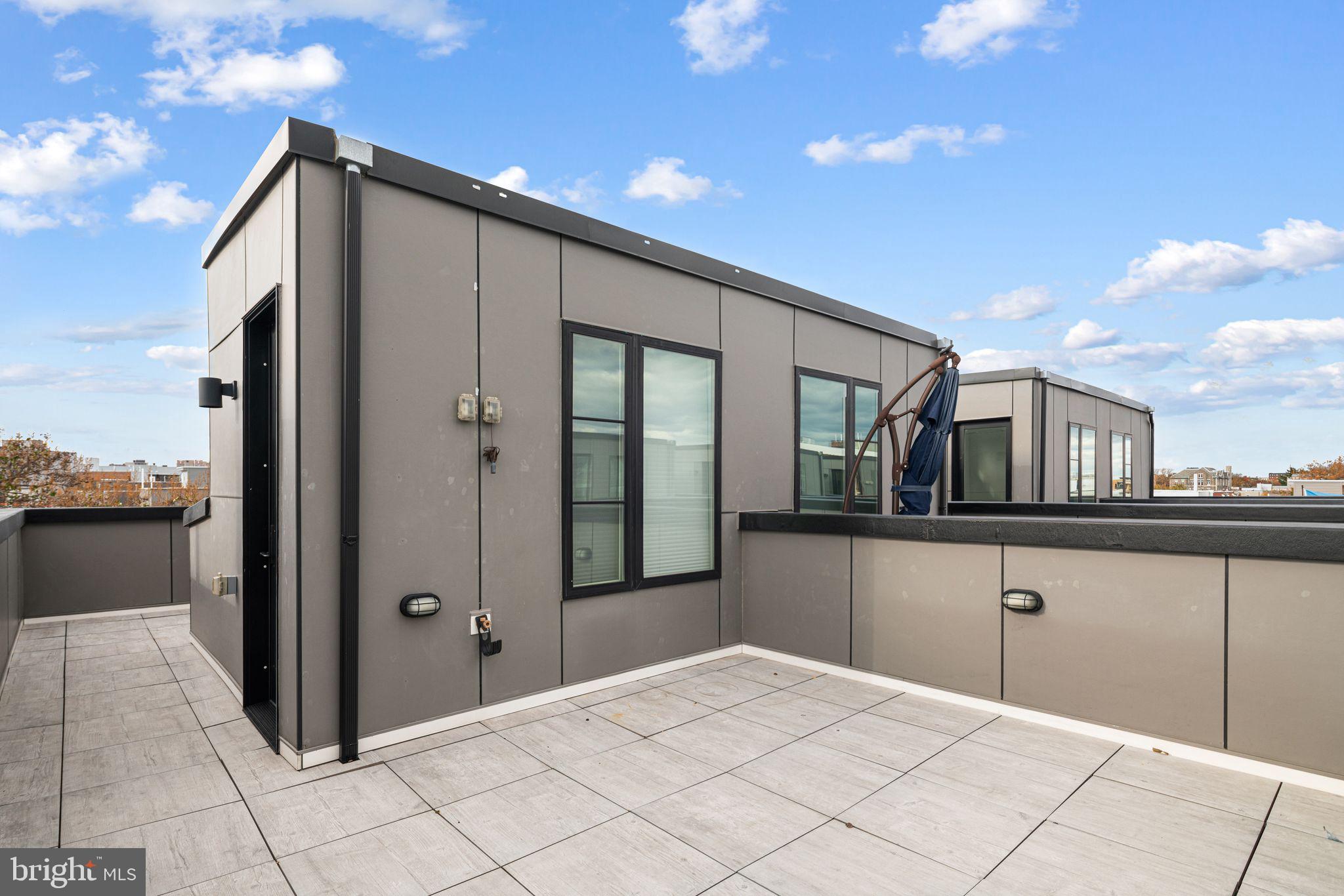 OLDE KENSINGTON - Residential Lease