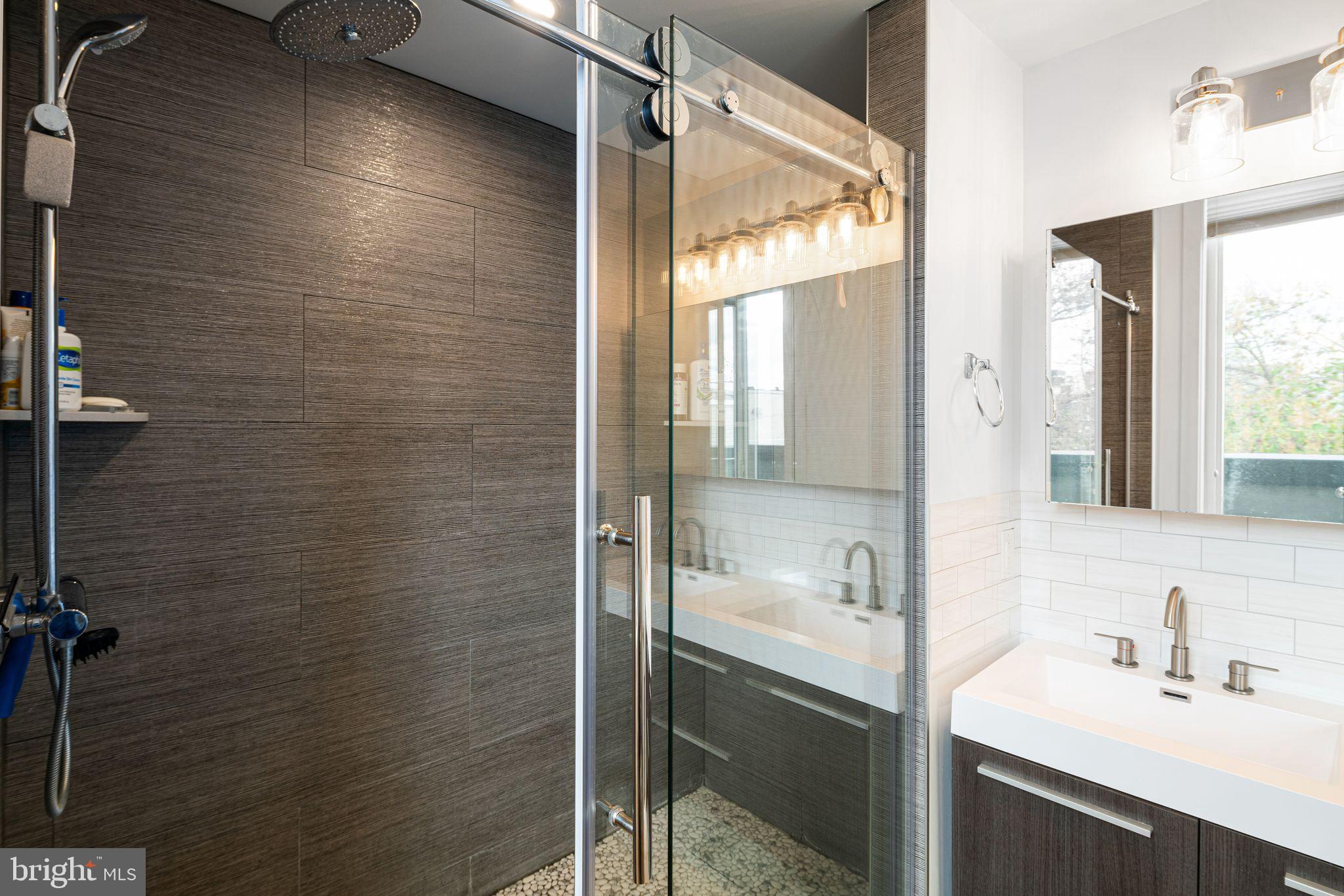 OLDE KENSINGTON - Residential Lease