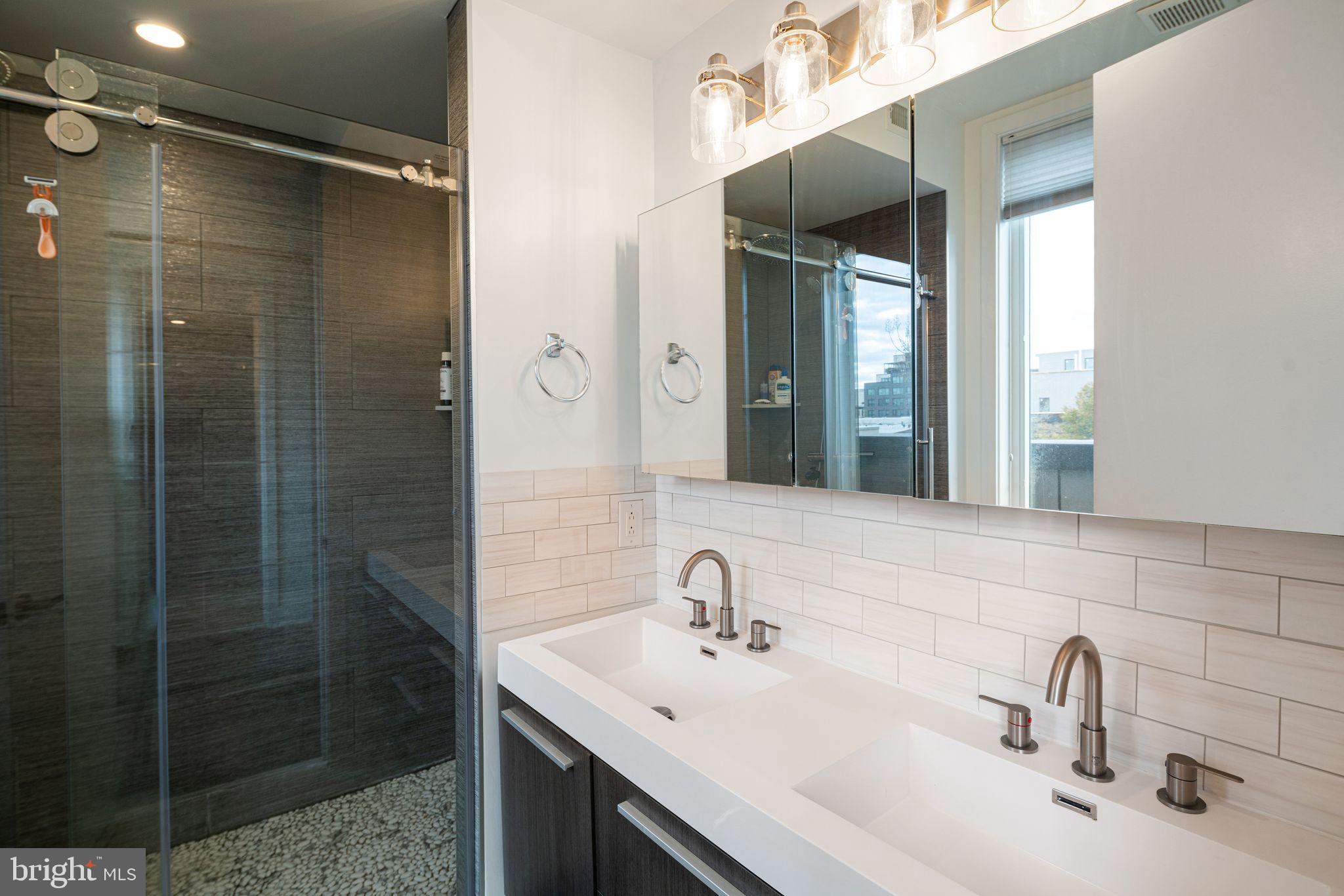 OLDE KENSINGTON - Residential Lease