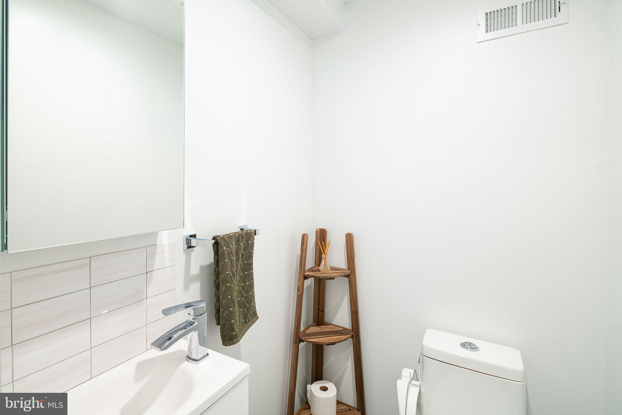 OLDE KENSINGTON - Residential Lease