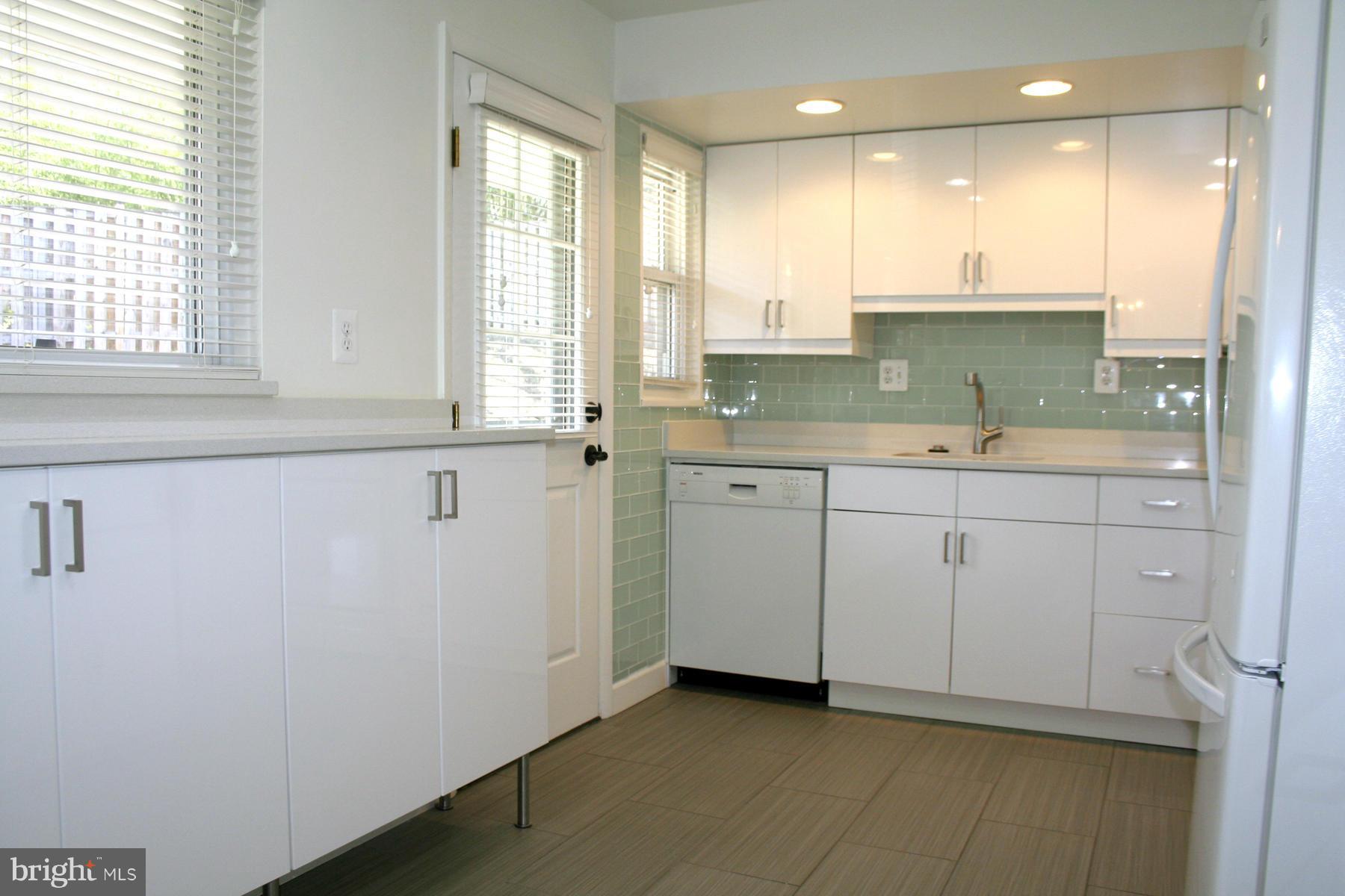 LONGMEADOW - Residential Lease