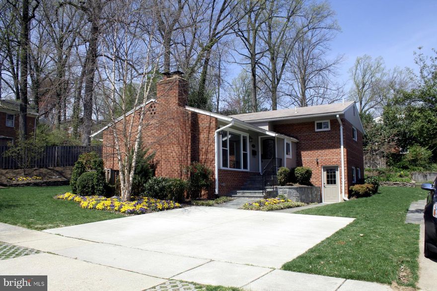 This beautiful move-in ready split level home features four bedrooms and three full bathrooms. Large, beautiful, custom landscaped lot. Amazing location only a 1/4 mile from NIH and under a mile to metro! Lots of natural light, great location and more make this the perfect rental. Call today for a showing!