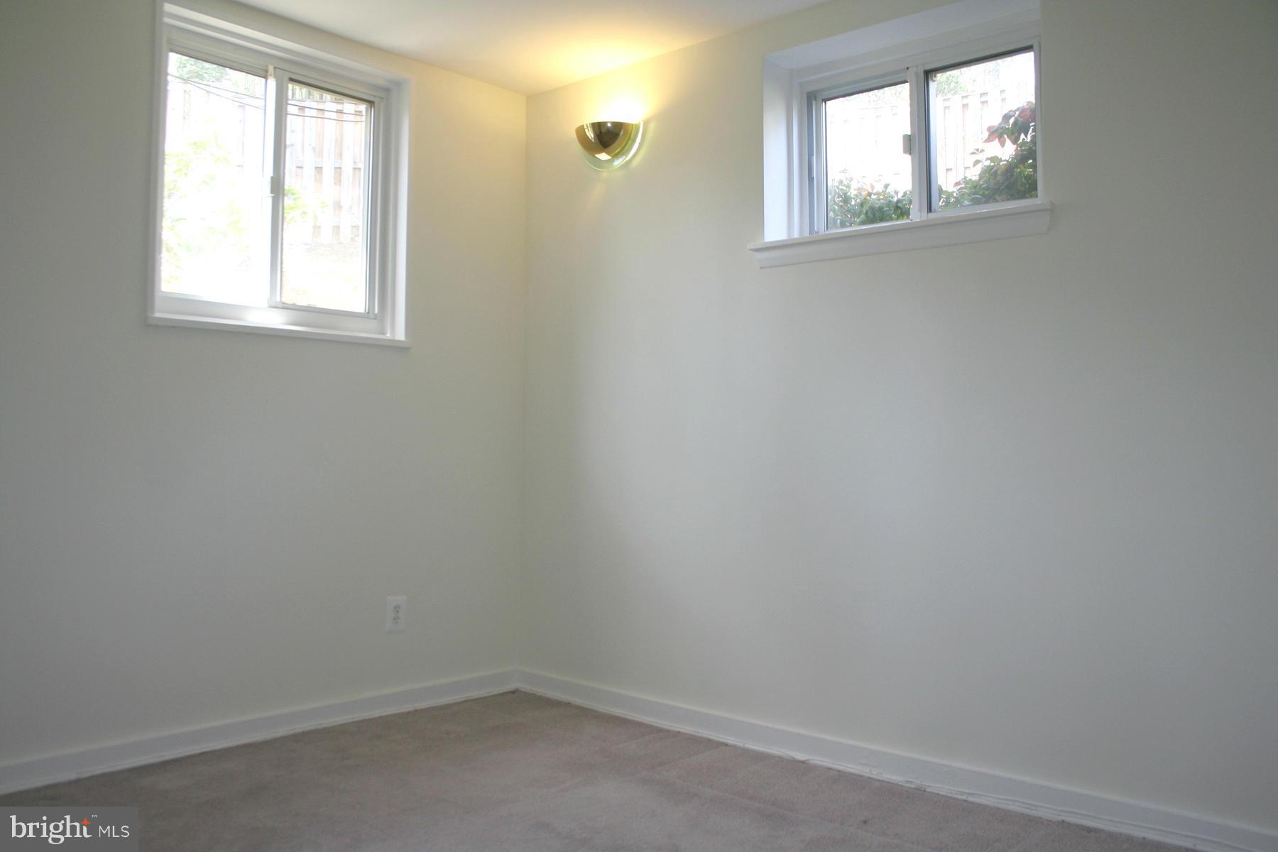 LONGMEADOW - Residential Lease