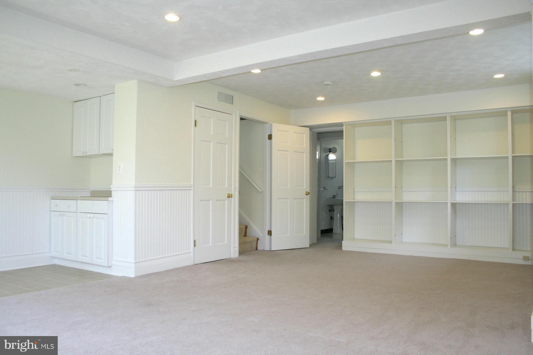 LONGMEADOW - Residential Lease