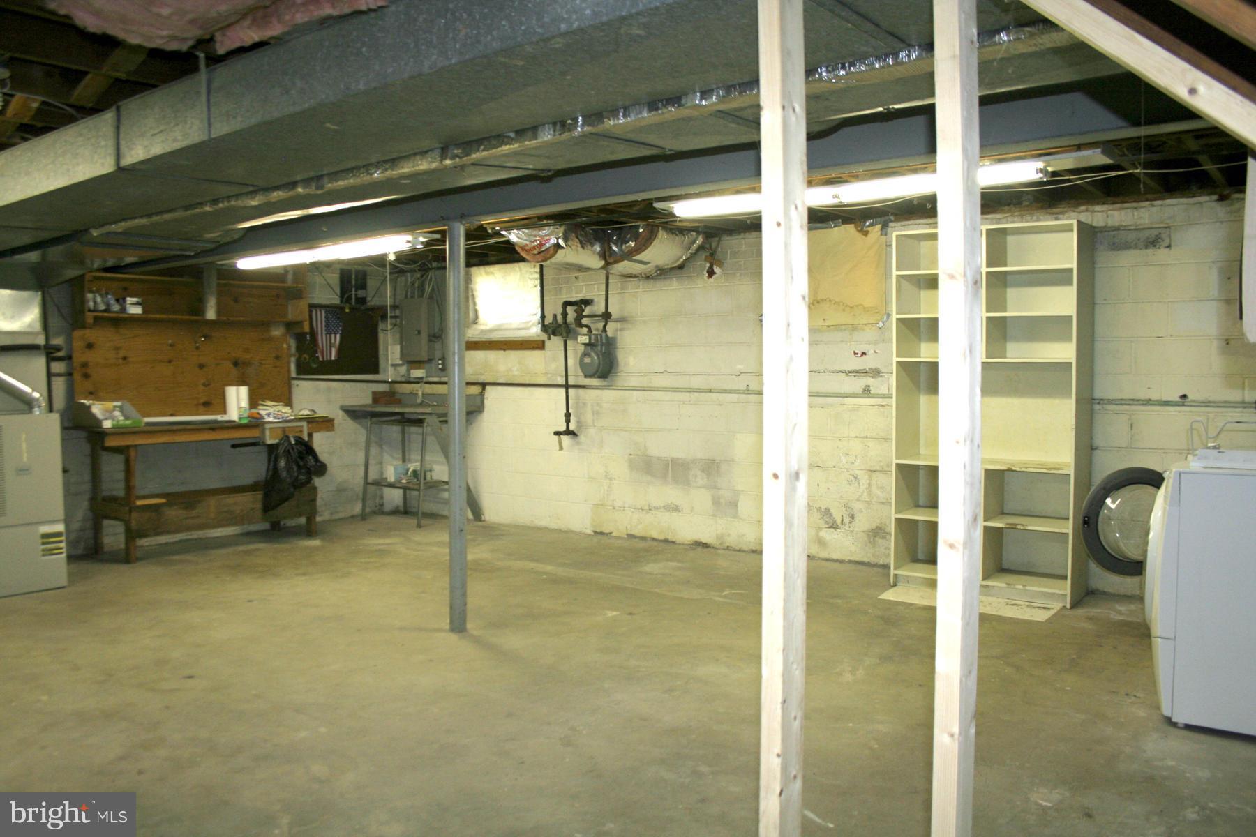 LONGMEADOW - Residential Lease