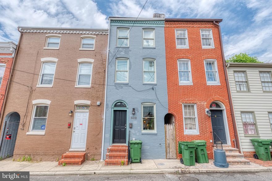 RECENTLY RENOVATED ROW-HOME IN FELLS!  HARDWOOD FLOORS, NEW APPLIANCES, BAD PATIO, ROOF TOP DECK, GREAT VIEW OF THE CITY!  ALL THREE BEDROOMS ABOVE GRADE!  WALKING DISTANCE TO LOCAL RESTAURANT AND BARS!  PROFESSIONALLY MANAGED!  SCHEDULE YOUR SHOWING TODAY!  FOR ALL QUESTIONS CONTACT CARTER WISE