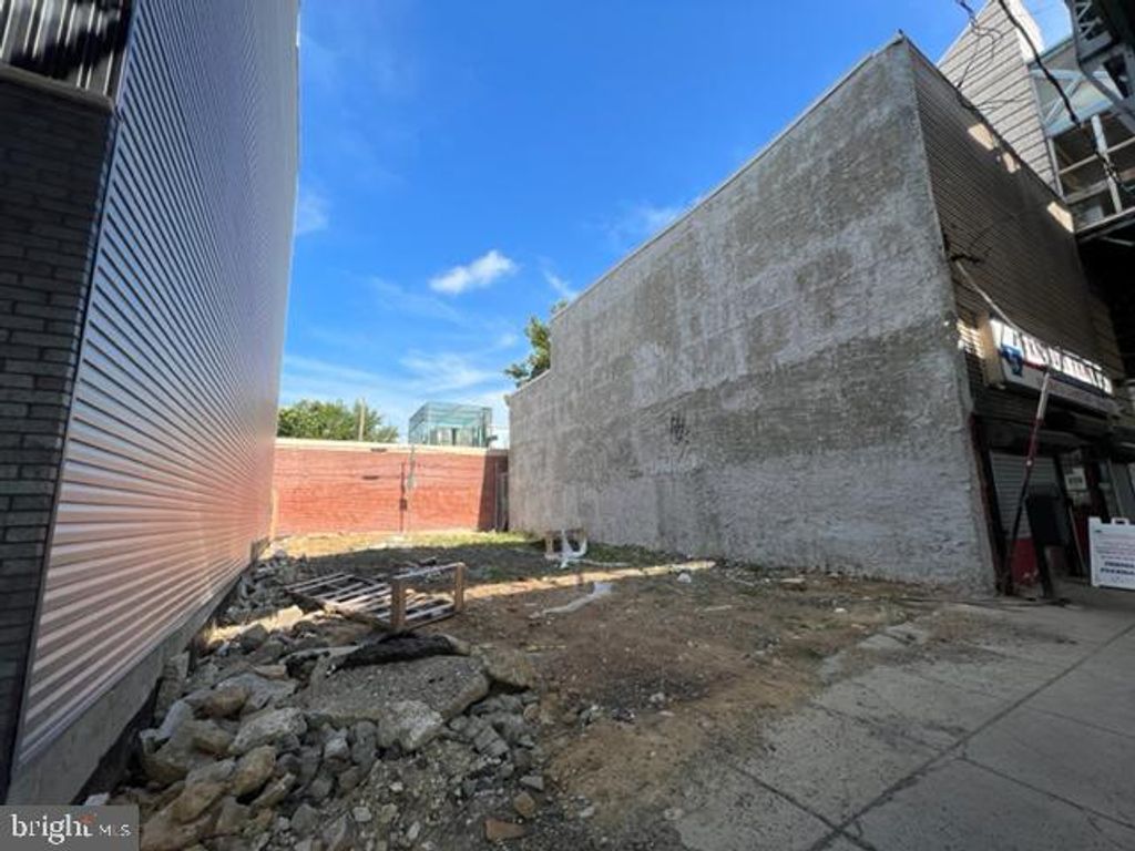 Photo of 2254 N Front Street, PHILADELPHIA, PA 19133 (MLS # PAPH2572154)