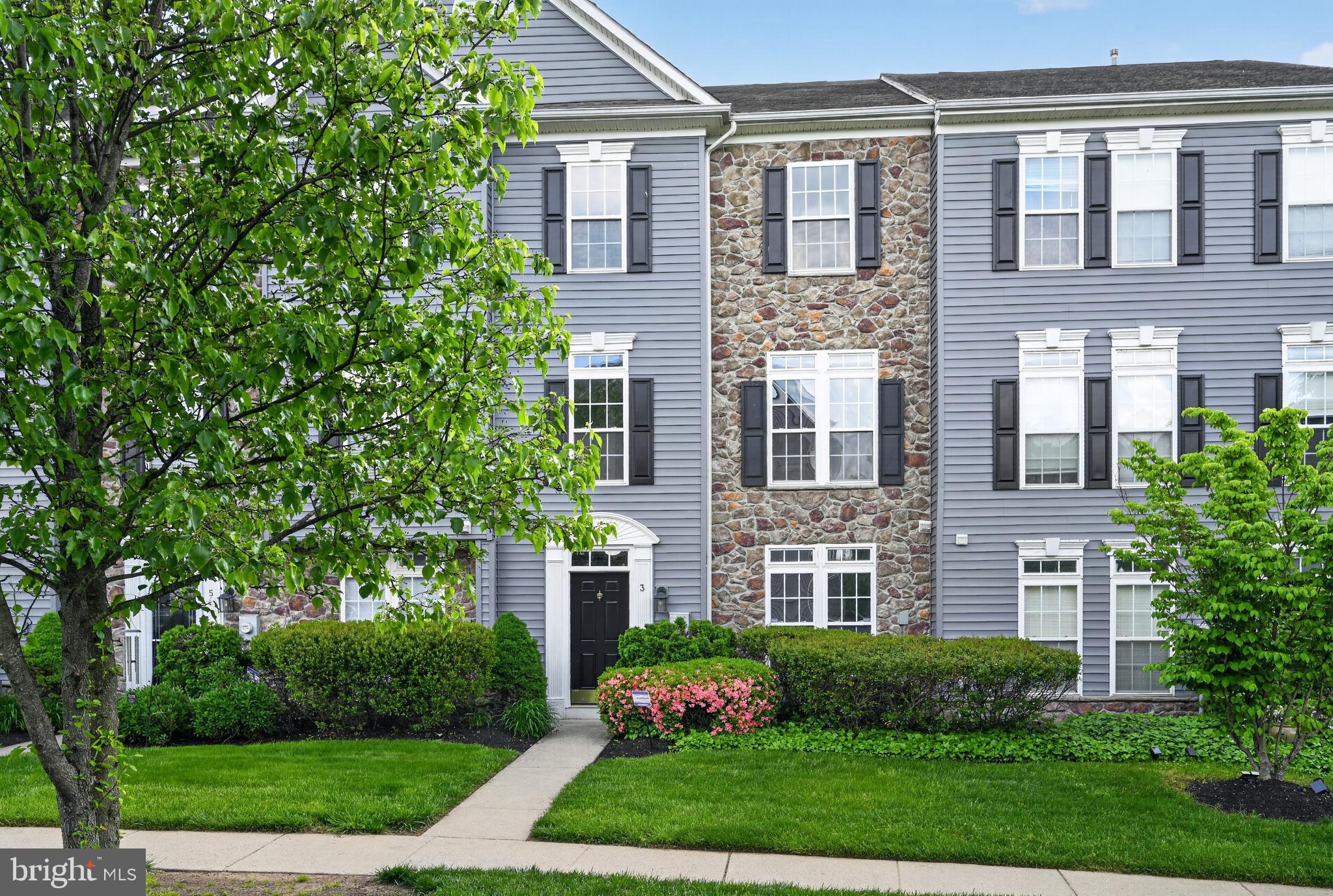3 SWAN COURT