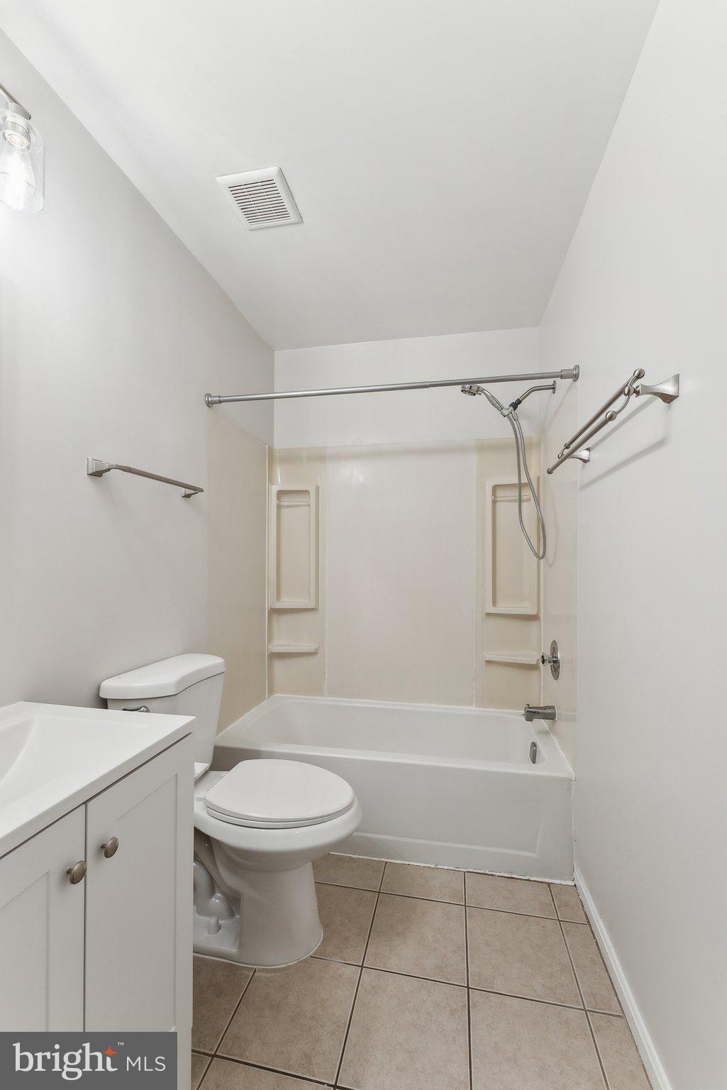 BEVERLY PARK - Residential Lease