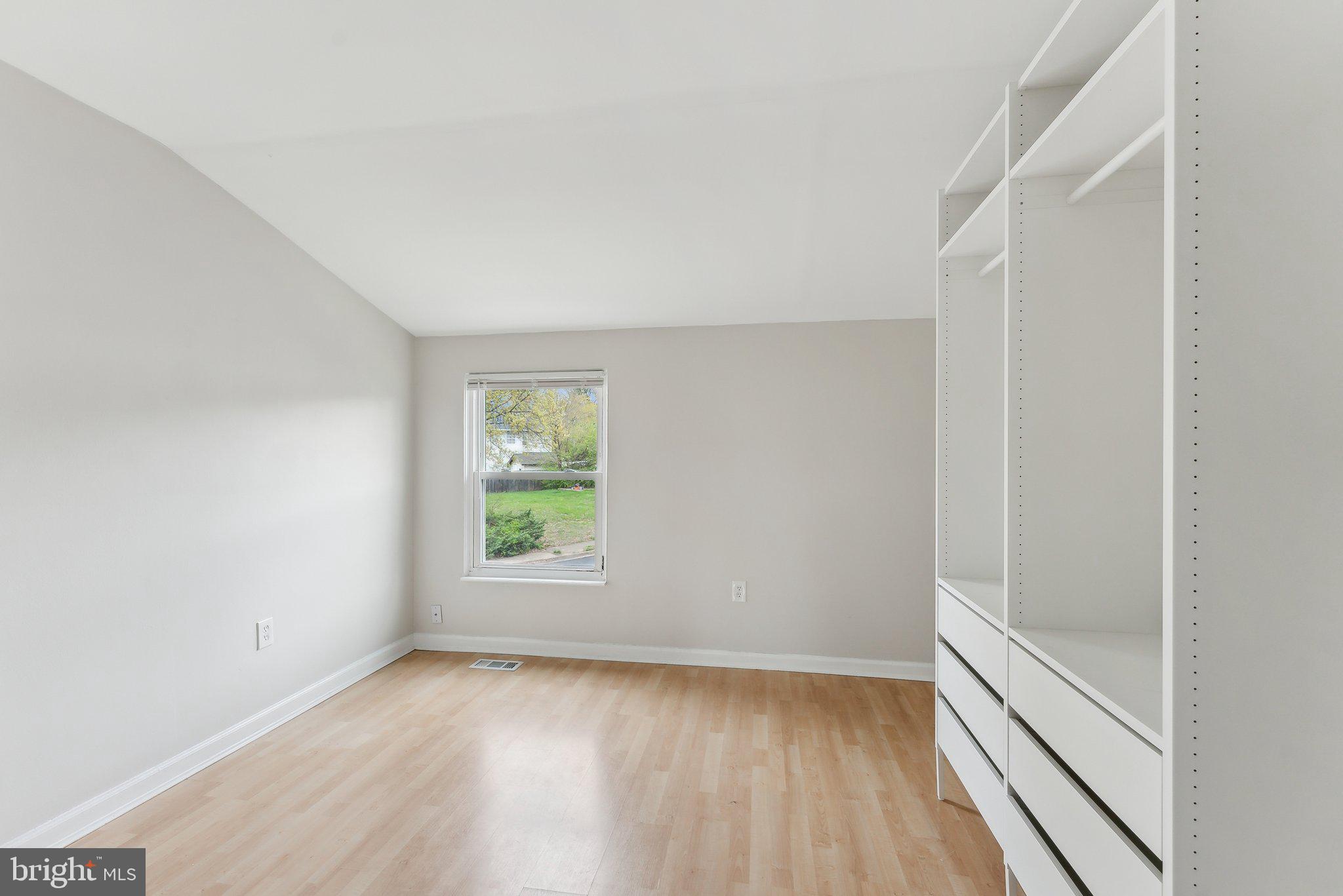 BEVERLY PARK - Residential Lease