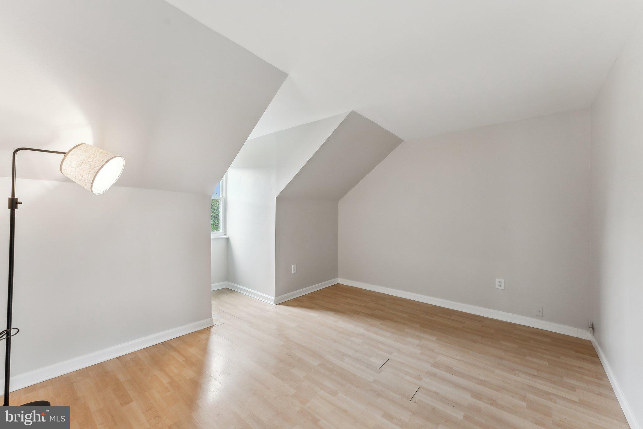 BEVERLY PARK - Residential Lease