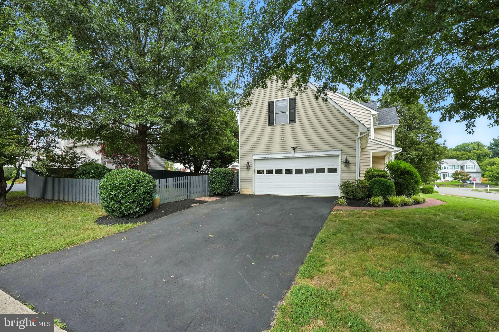 2 SUNSET RIDGE LANE
