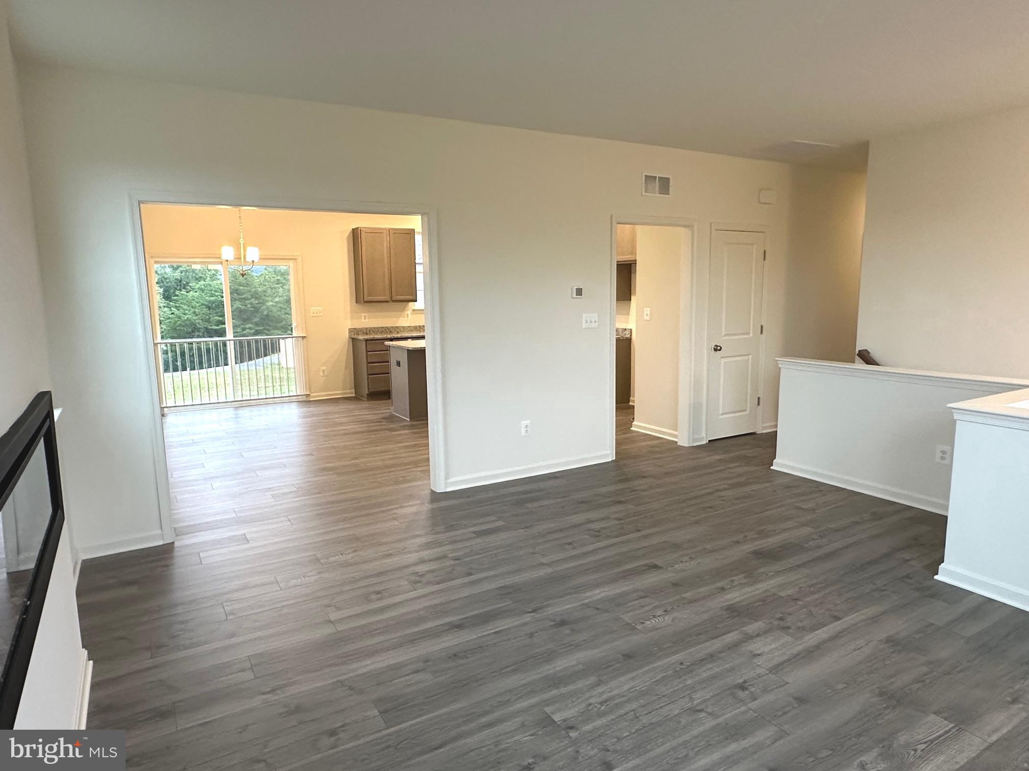 SOUTH HILLS - Residential